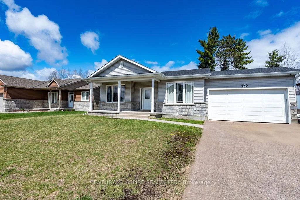 Photo 3 of 541 Gardner Crescent, Petawawa — HOMEH