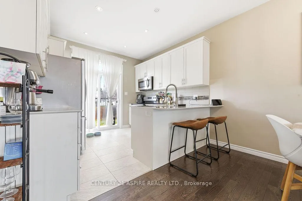 Photo 13 of 541 Gardner Crescent, Petawawa — HOMEH