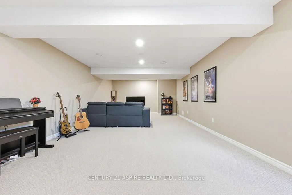 Photo 31 of 541 Gardner Crescent, Petawawa — HOMEH