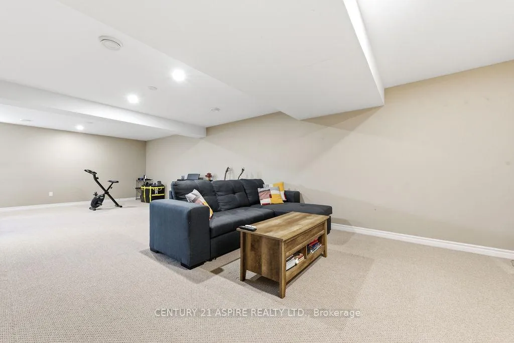 Photo 34 of 541 Gardner Crescent, Petawawa — HOMEH