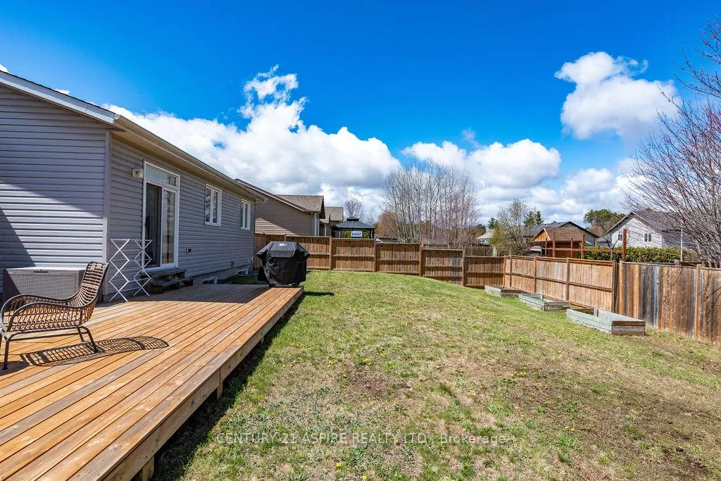 Photo 39 of 541 Gardner Crescent, Petawawa — HOMEH