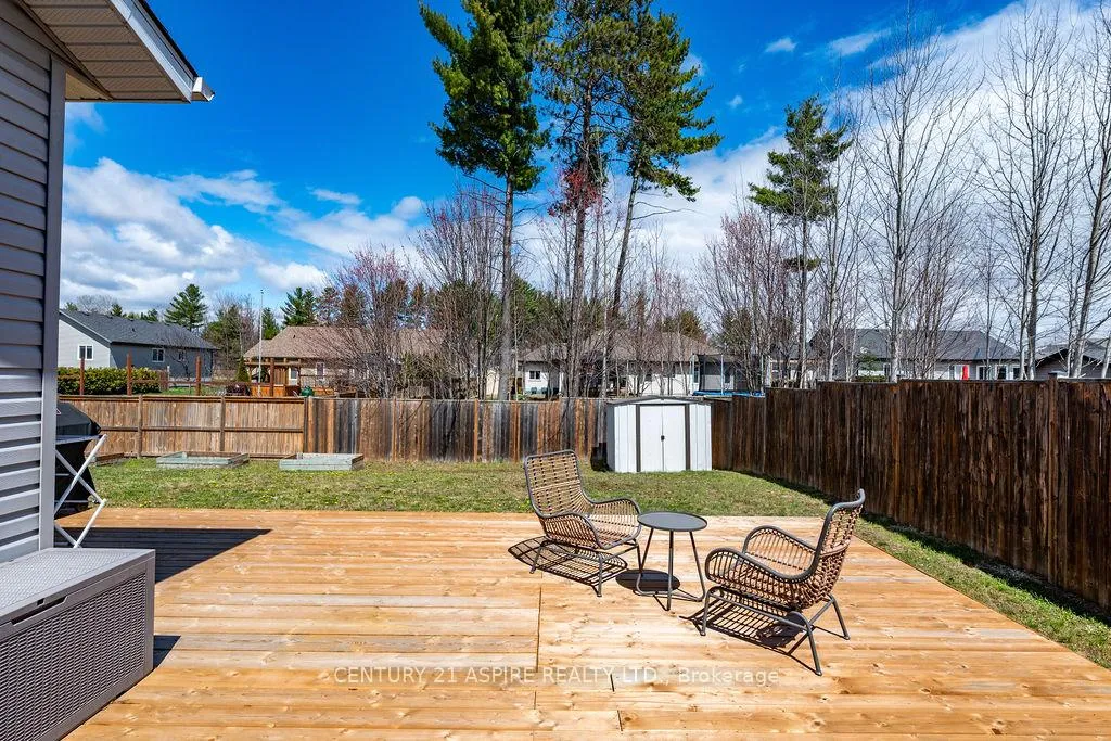Photo 41 of 541 Gardner Crescent, Petawawa — HOMEH