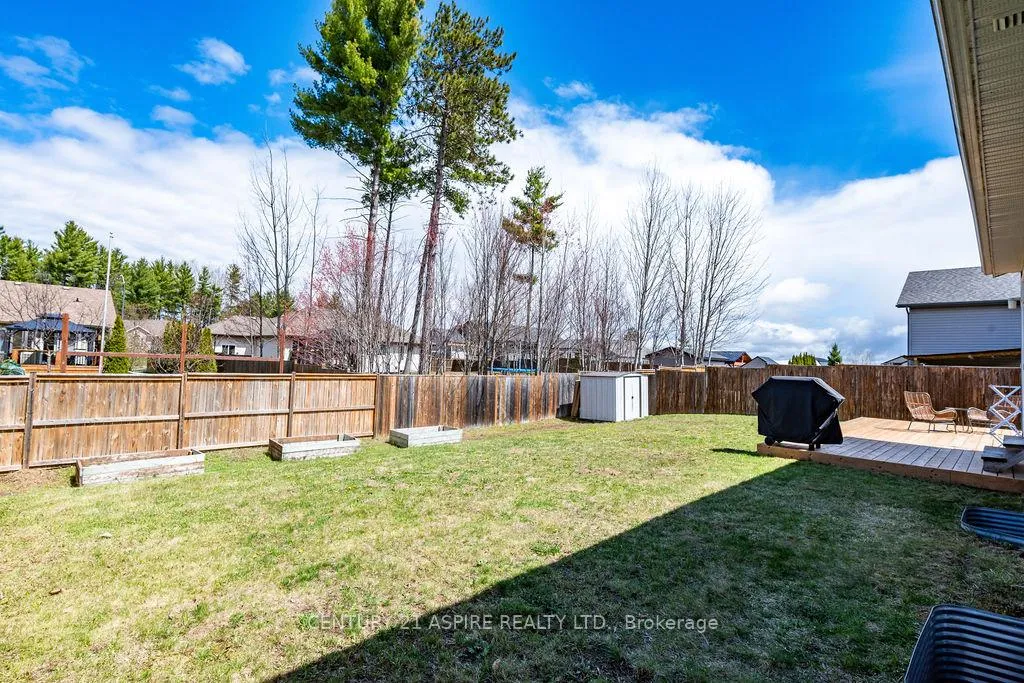 Photo 43 of 541 Gardner Crescent, Petawawa — HOMEH