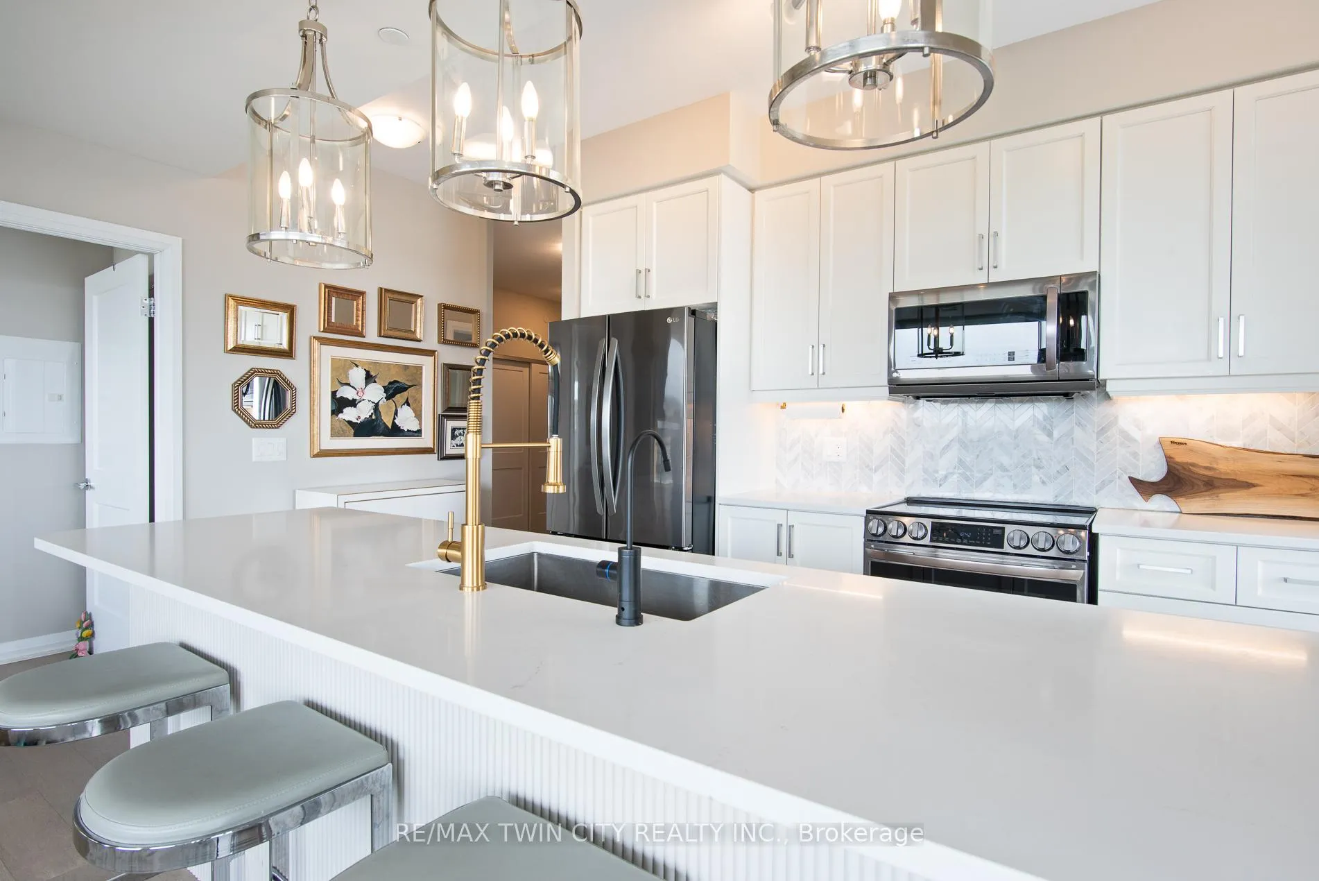 Photo 7 of Unit 1009, 155 Caroline Street S, Waterloo — HOMEH