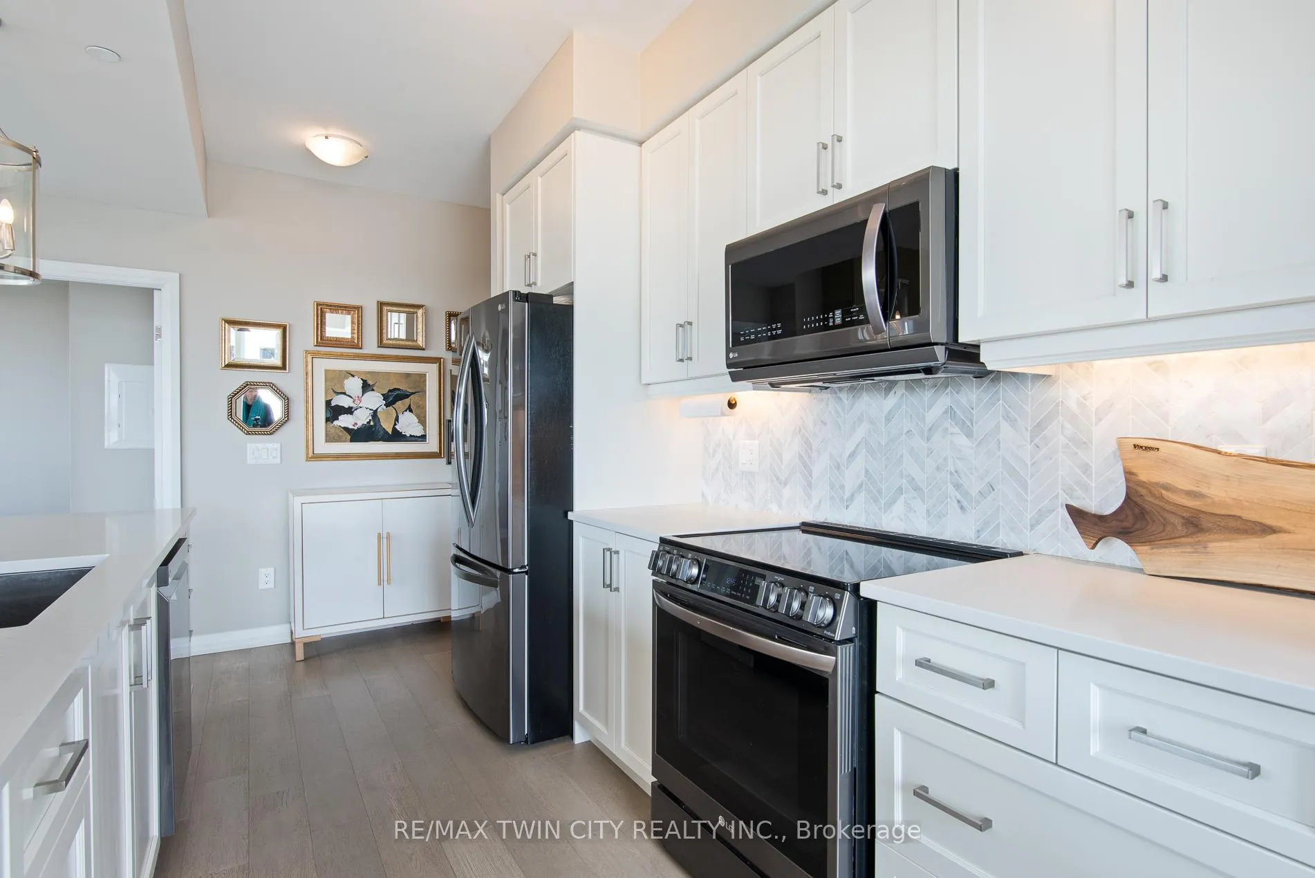 Photo 10 of Unit 1009, 155 Caroline Street S, Waterloo — HOMEH