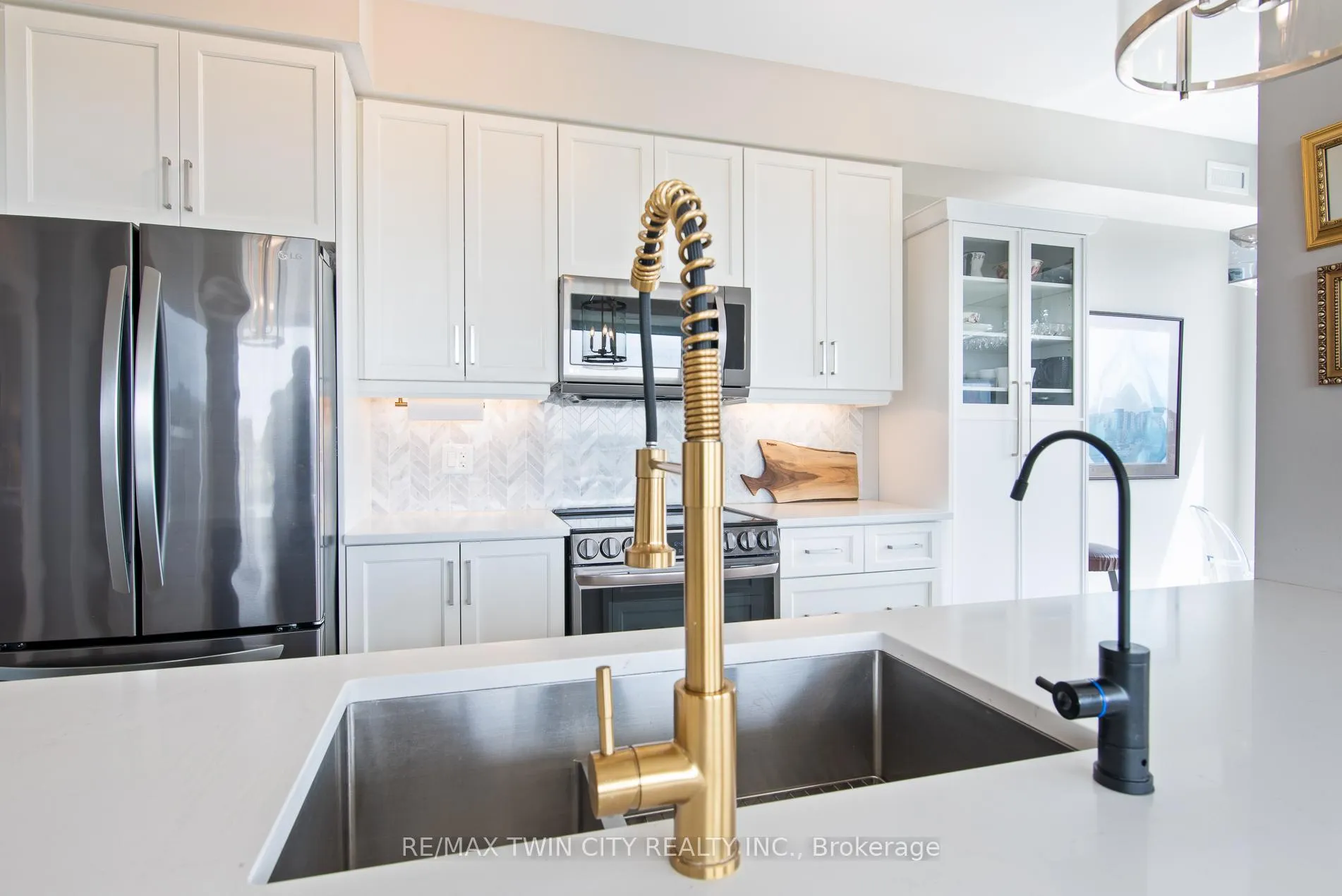 Photo 12 of Unit 1009, 155 Caroline Street S, Waterloo — HOMEH