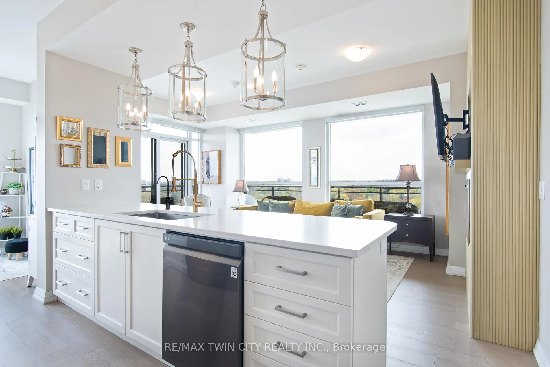 Photo 13 of Unit 1009, 155 Caroline Street S, Waterloo — HOMEH