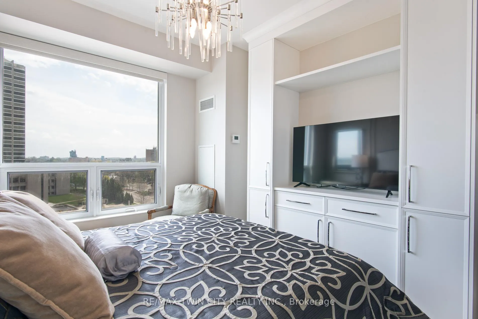 Photo 16 of Unit 1009, 155 Caroline Street S, Waterloo — HOMEH