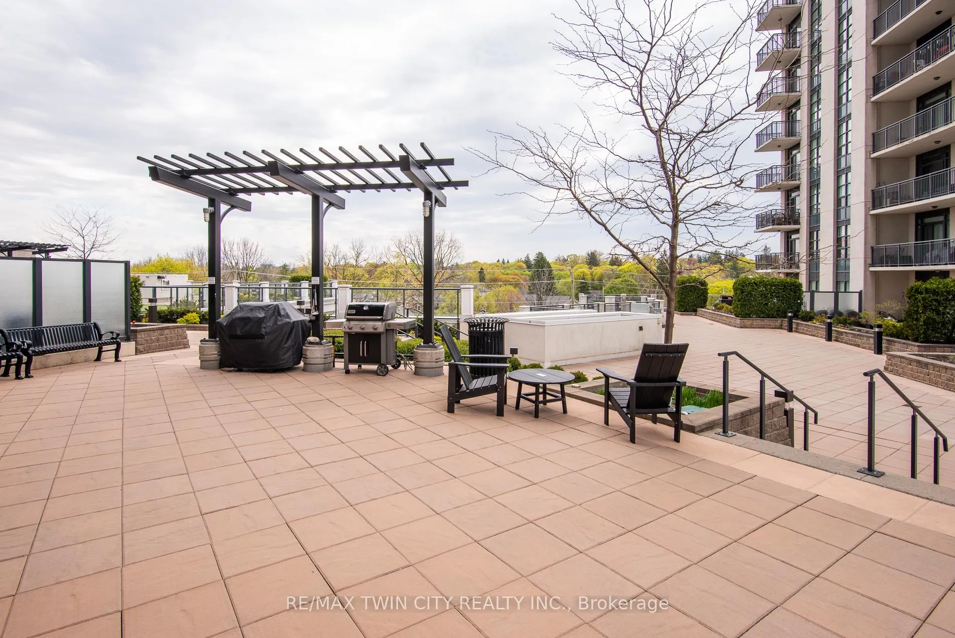 Photo 33 of Unit 1009, 155 Caroline Street S, Waterloo — HOMEH