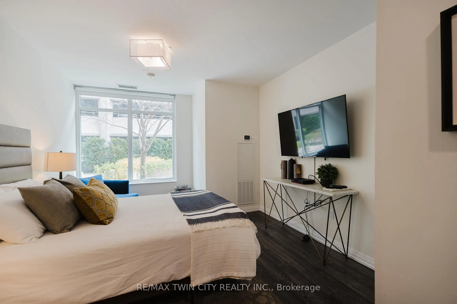 Photo 38 of Unit 1009, 155 Caroline Street S, Waterloo — HOMEH