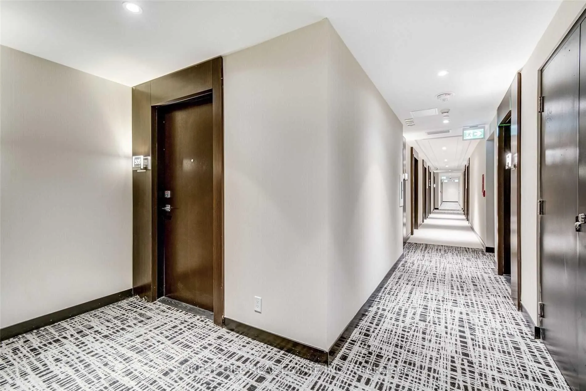 Photo 2 of Unit 5301, 2221 Yonge Street, Toronto, Mount Pleasant West — HOMEH