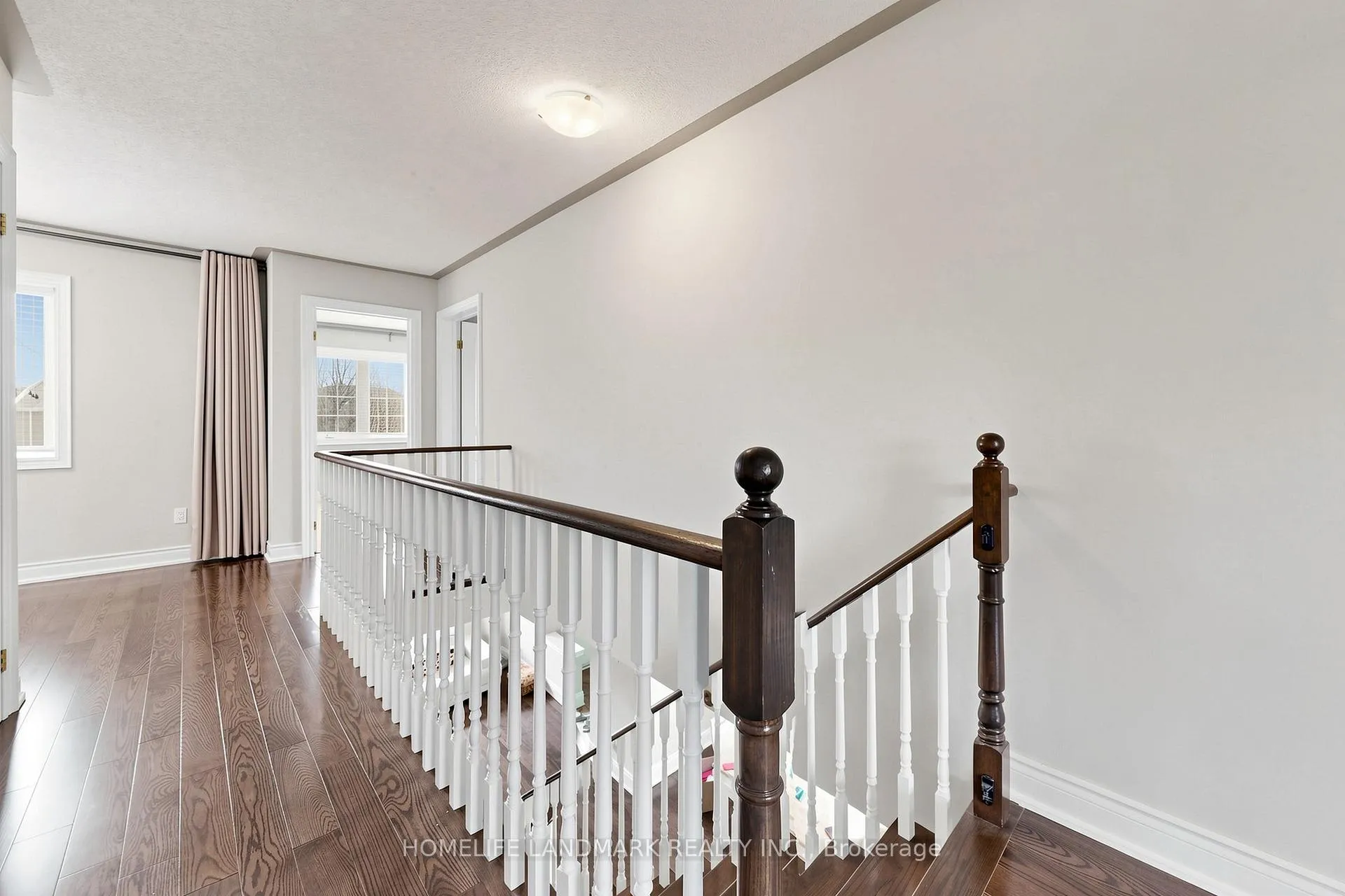 Photo 22 of 28 Summer Mist Crescent, Markham, Cachet — HOMEH