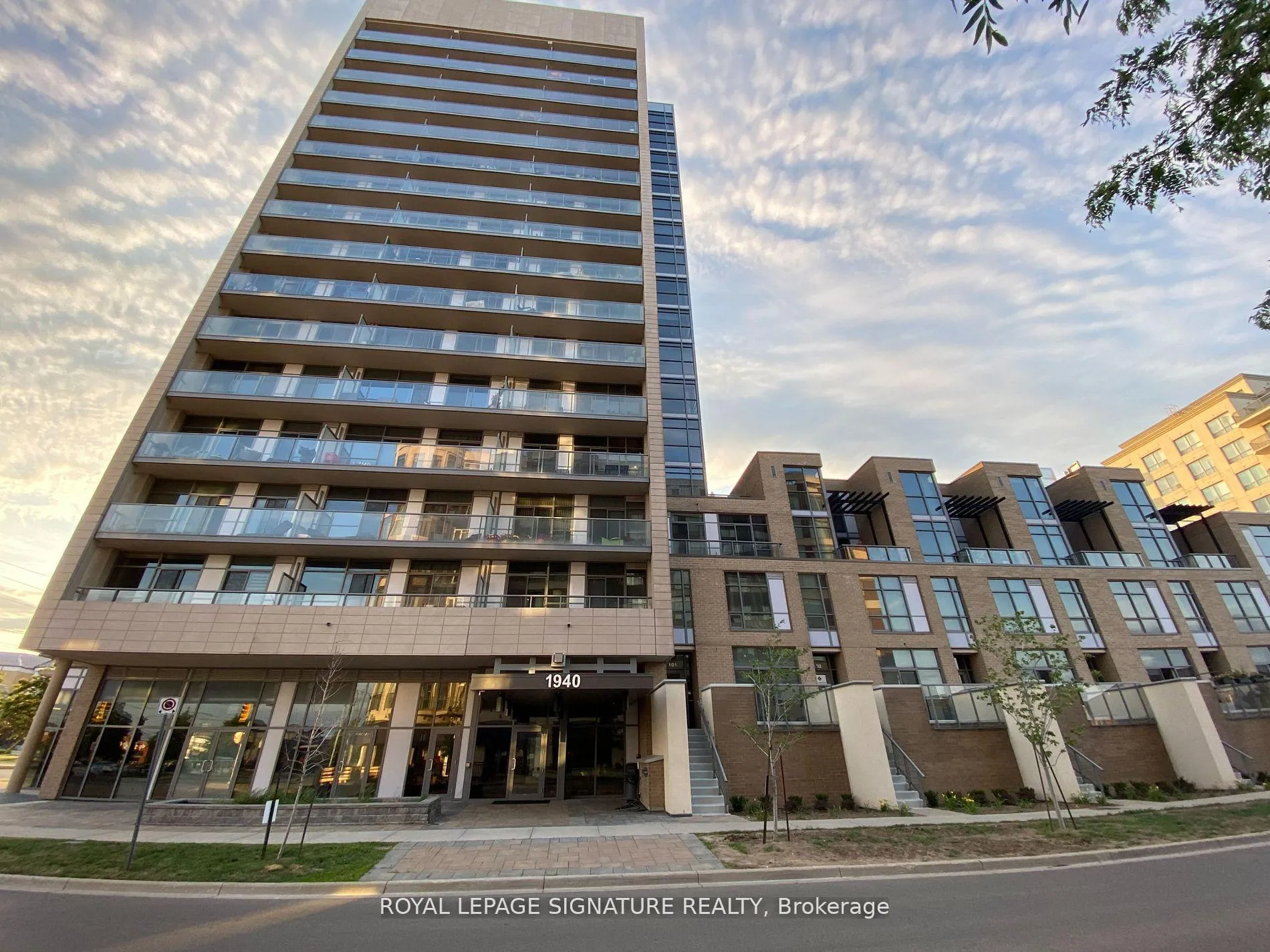 Photo 1 of Unit 1106, 1940 Ironstone Drive, Burlington, Uptown — HOMEH
