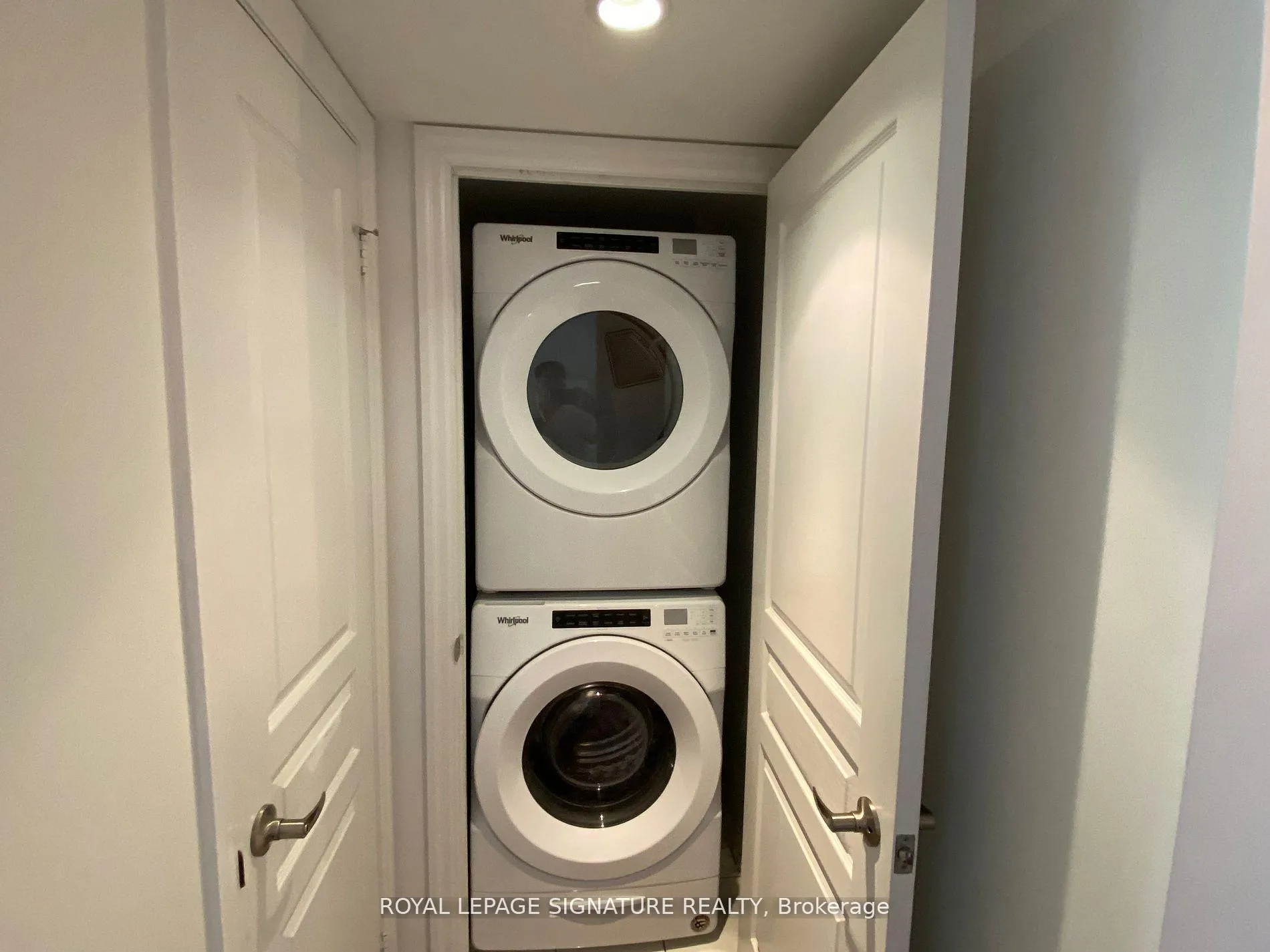 Photo 6 of Unit 1106, 1940 Ironstone Drive, Burlington, Uptown — HOMEH