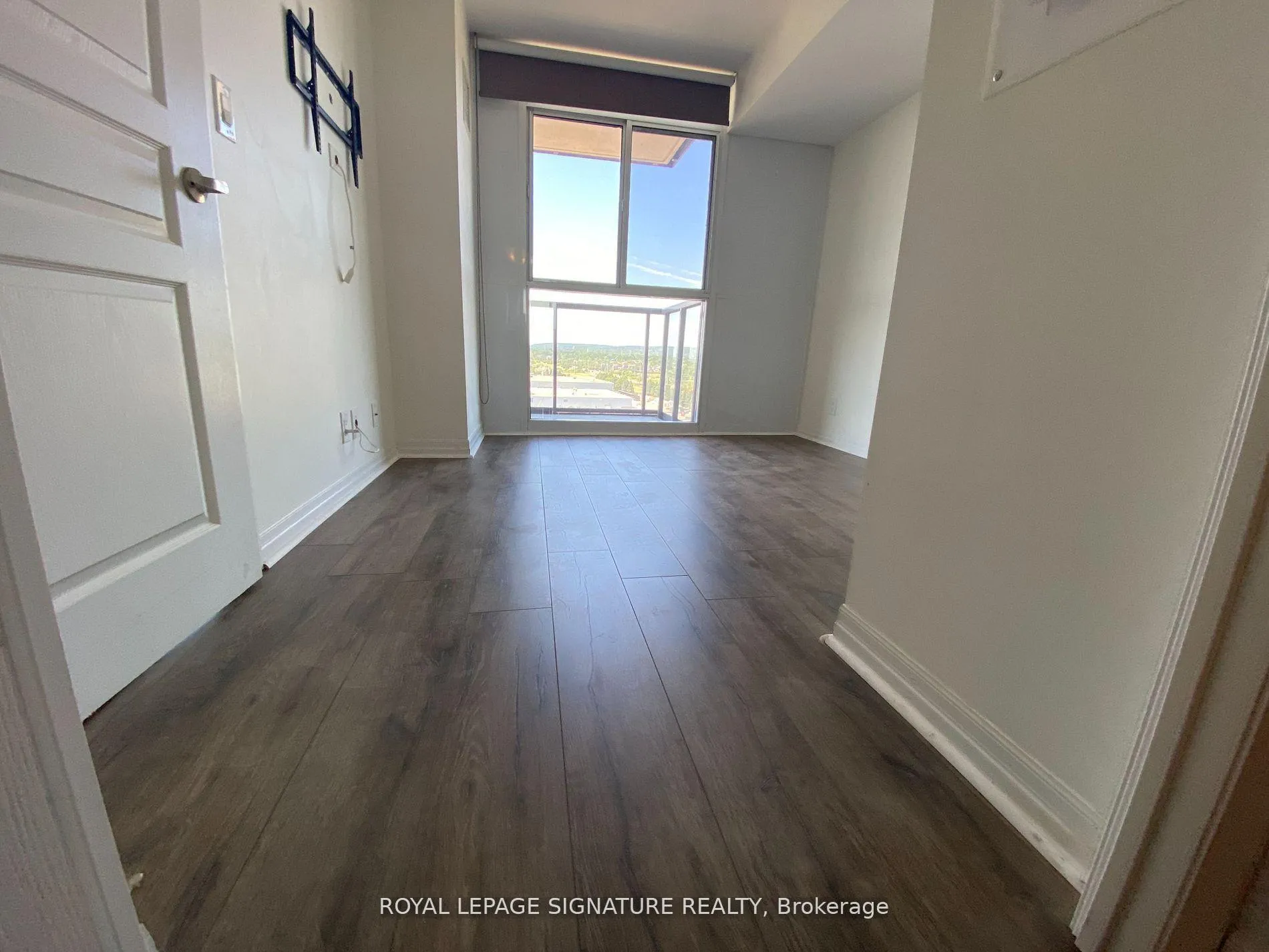 Photo 11 of Unit 1106, 1940 Ironstone Drive, Burlington, Uptown — HOMEH