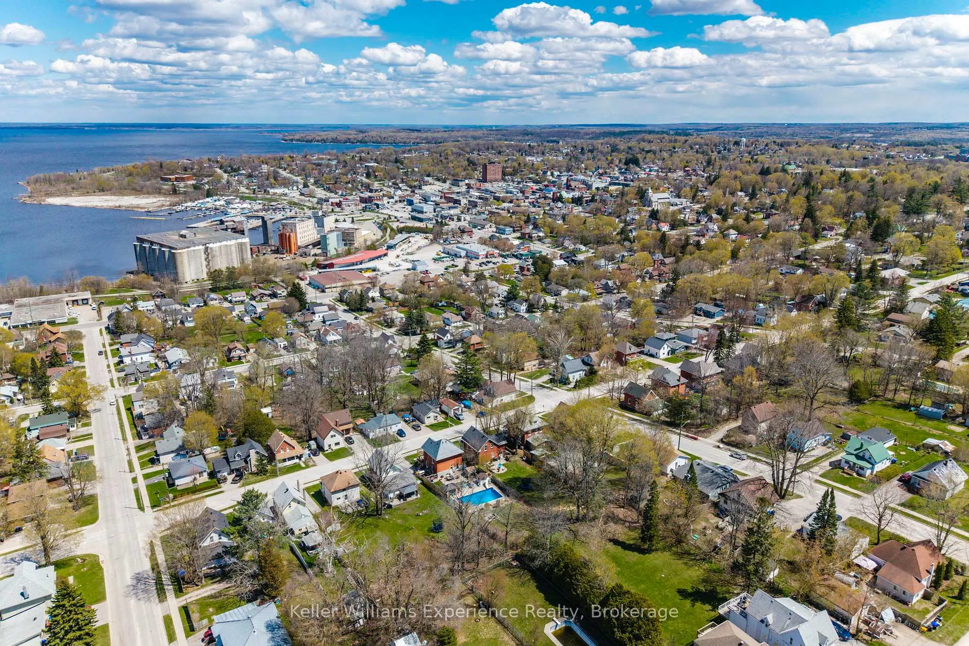 Photo 2 of 138 Sixth Street, Midland — HOMEH