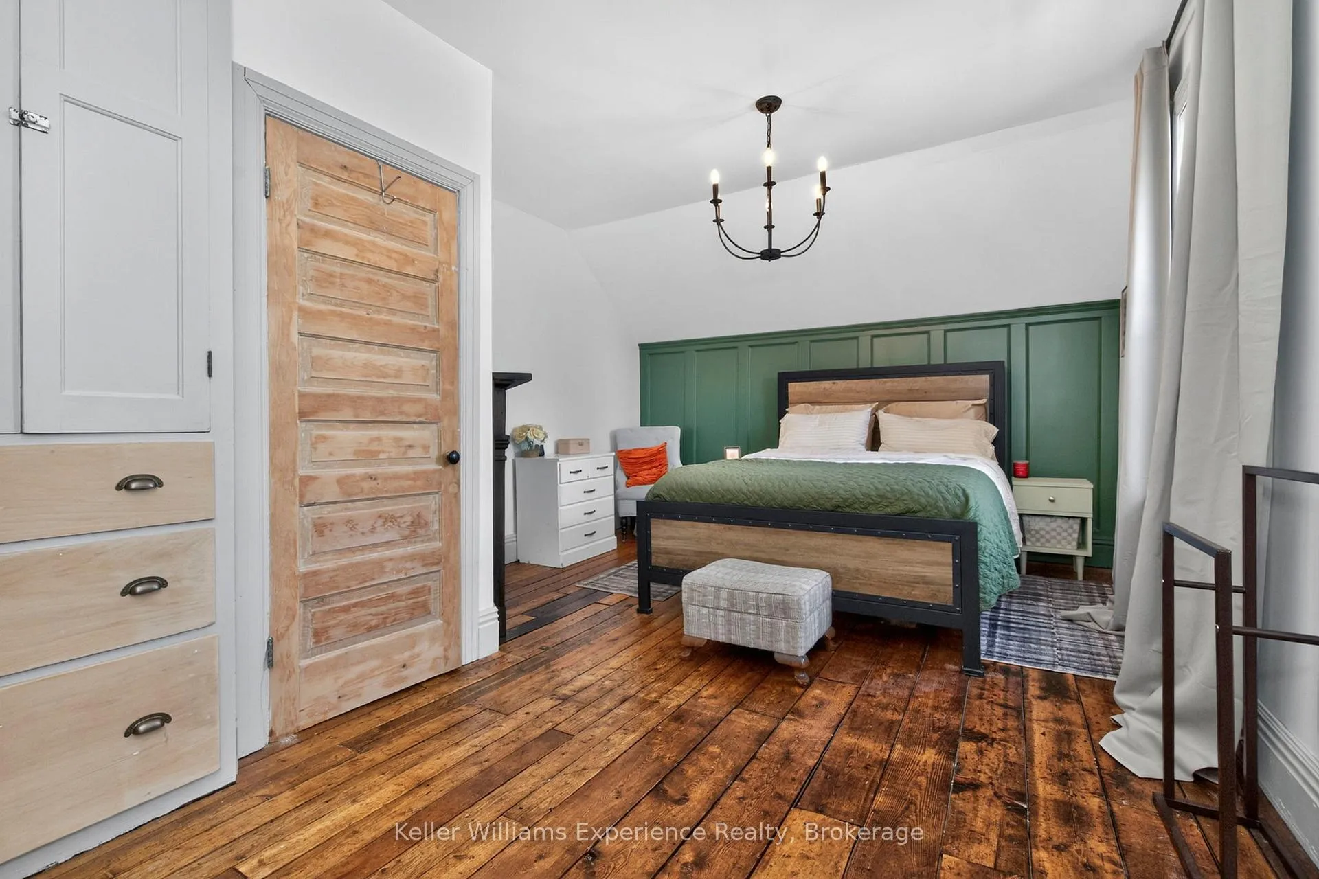 Photo 10 of 138 Sixth Street, Midland — HOMEH