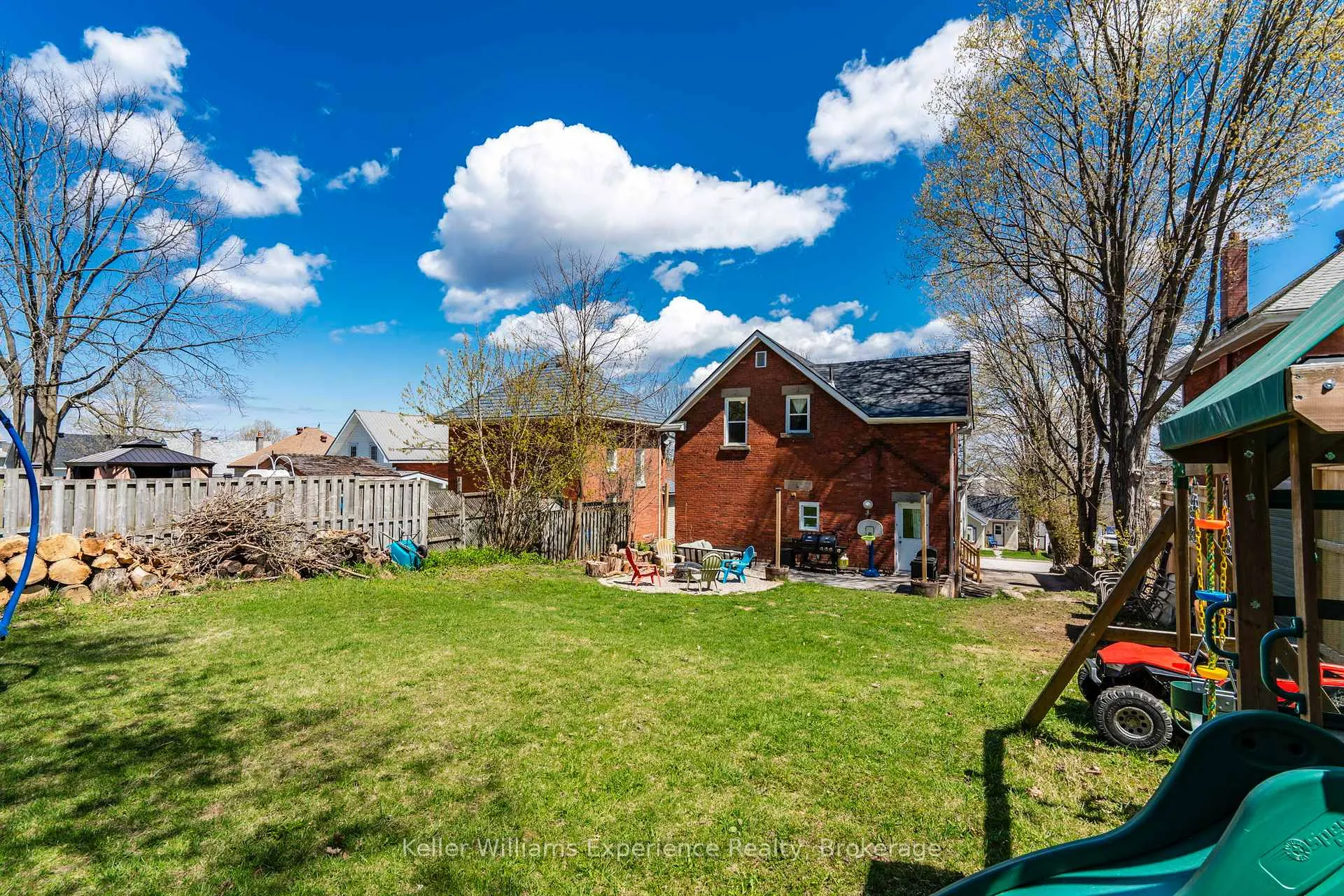 Photo 17 of 138 Sixth Street, Midland — HOMEH