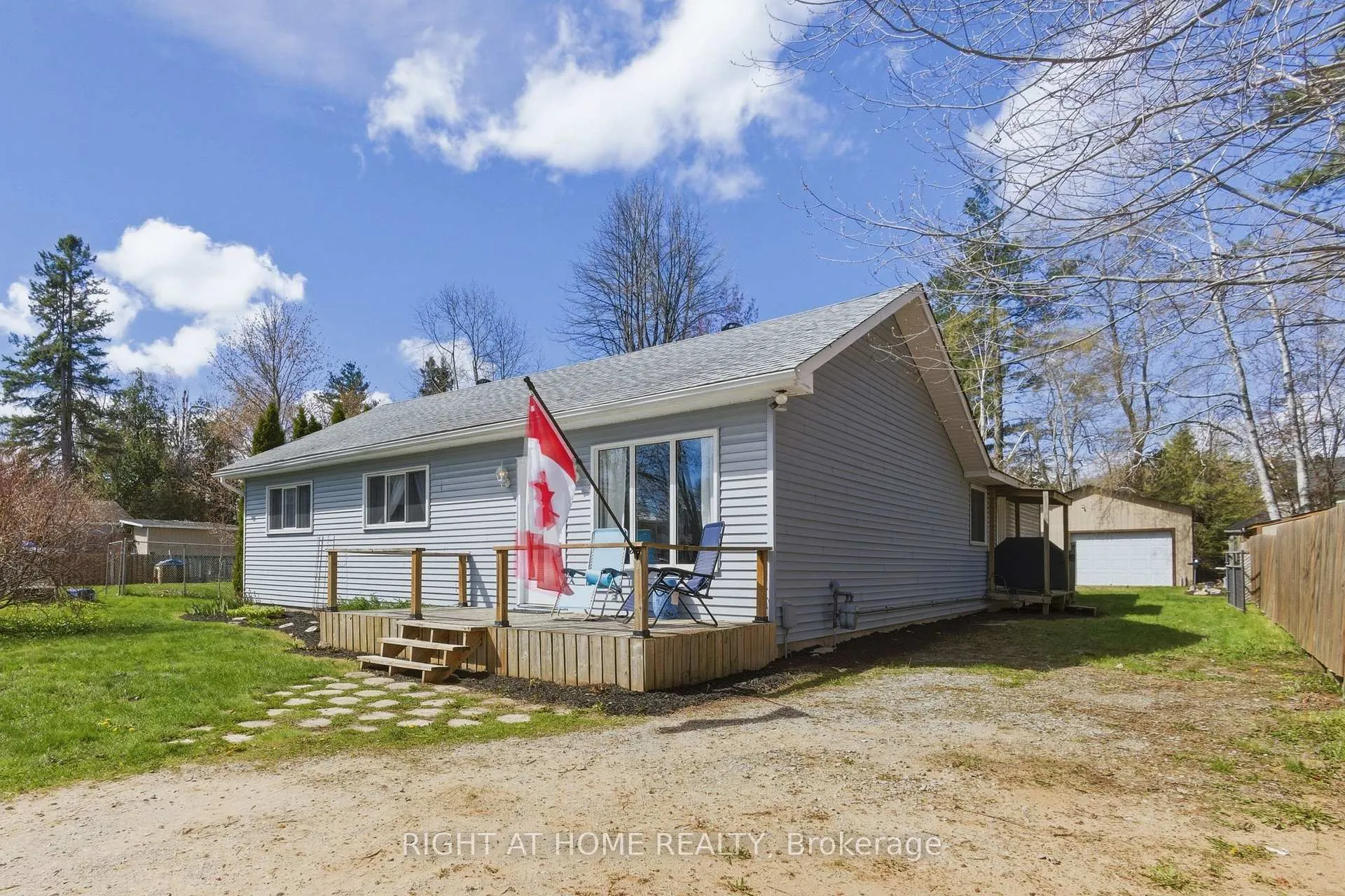 Photo 1 of 2432 Wallace Avenue, Innisfil, Alcona — HOMEH