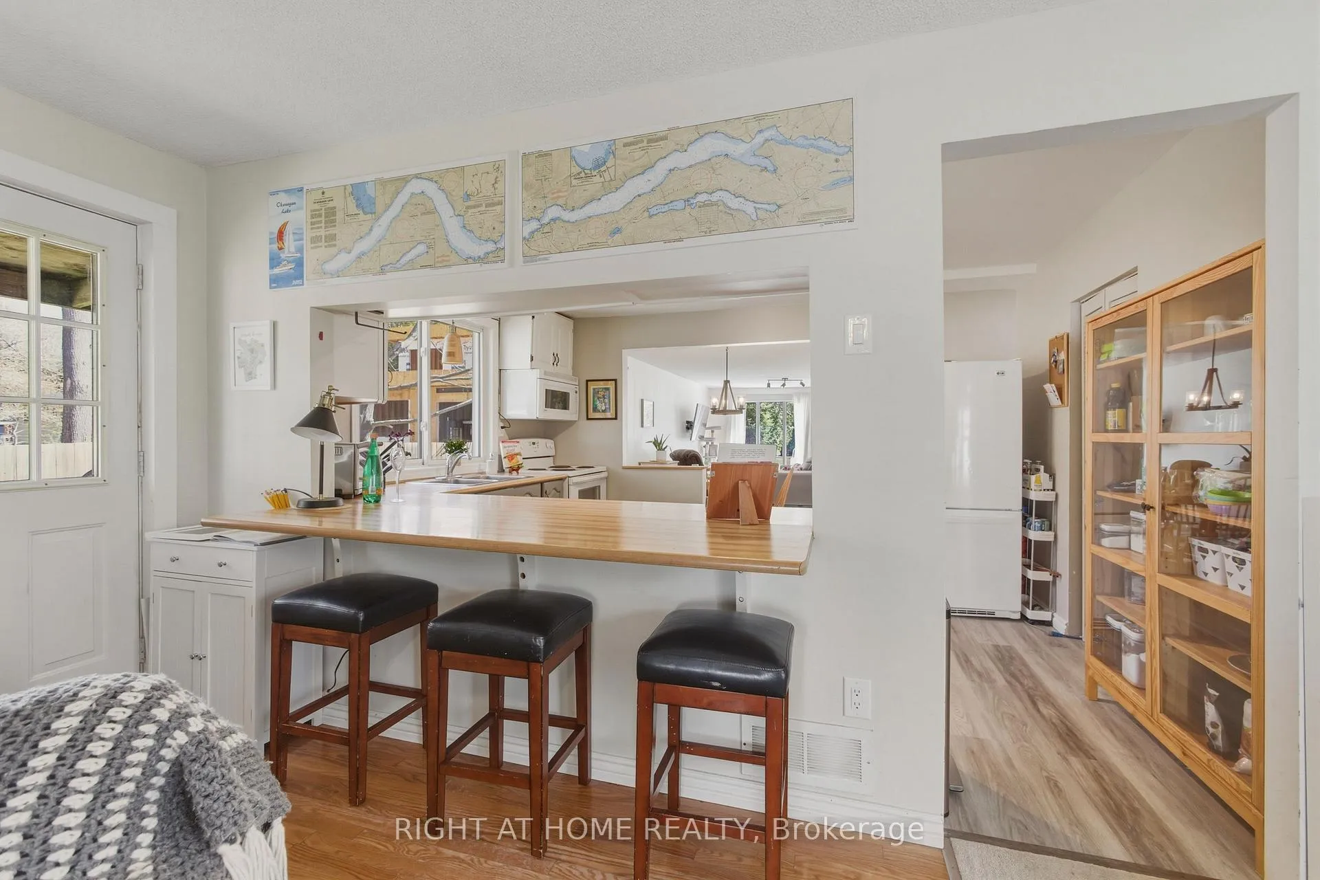 Photo 4 of 2432 Wallace Avenue, Innisfil, Alcona — HOMEH