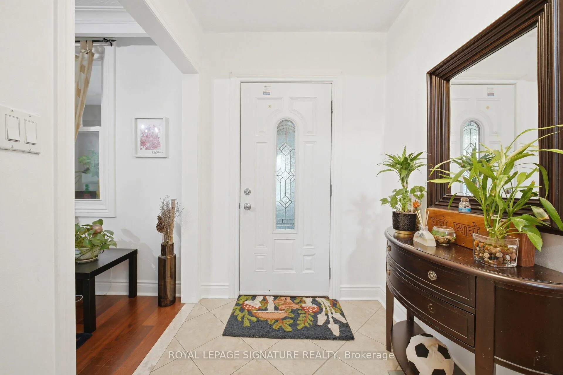 Photo 7 of Unit 1, 2000 Dufferin Street, Toronto, Caledonia-Fairbank — HOMEH