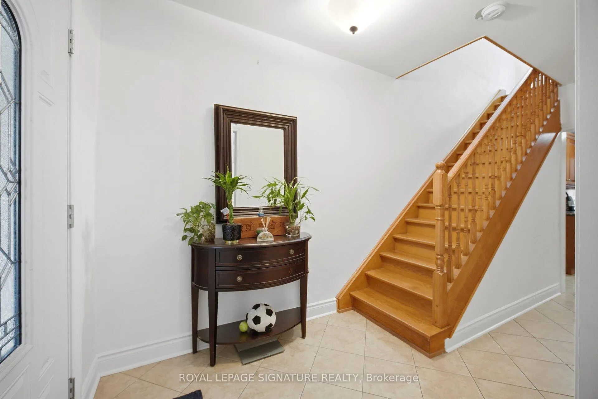 Photo 8 of Unit 1, 2000 Dufferin Street, Toronto, Caledonia-Fairbank — HOMEH