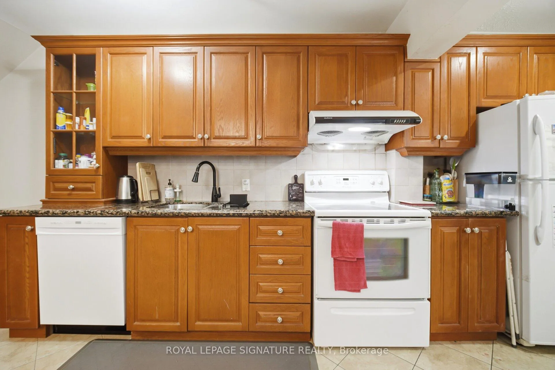 Photo 14 of Unit 1, 2000 Dufferin Street, Toronto, Caledonia-Fairbank — HOMEH