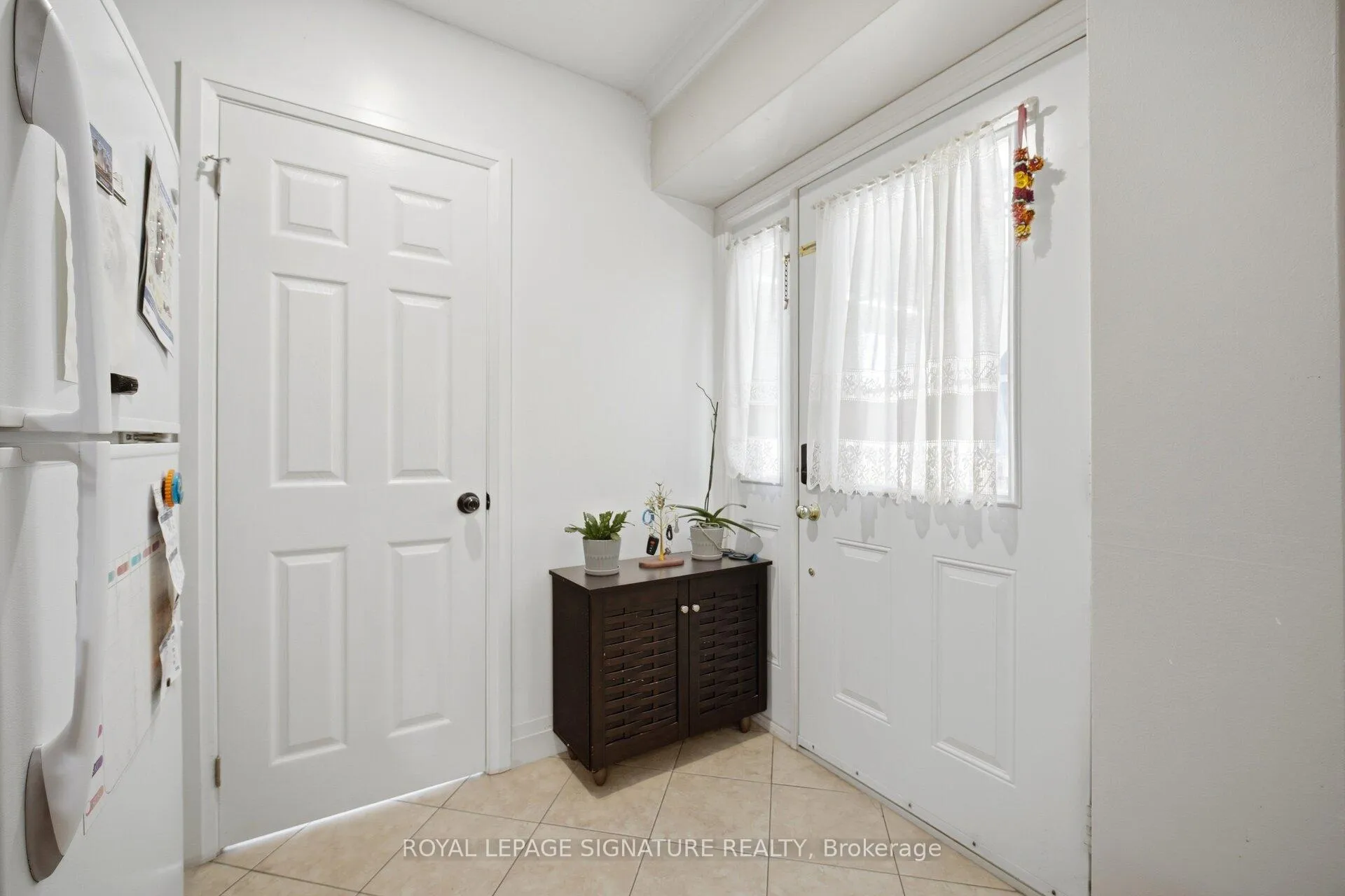 Photo 17 of Unit 1, 2000 Dufferin Street, Toronto, Caledonia-Fairbank — HOMEH
