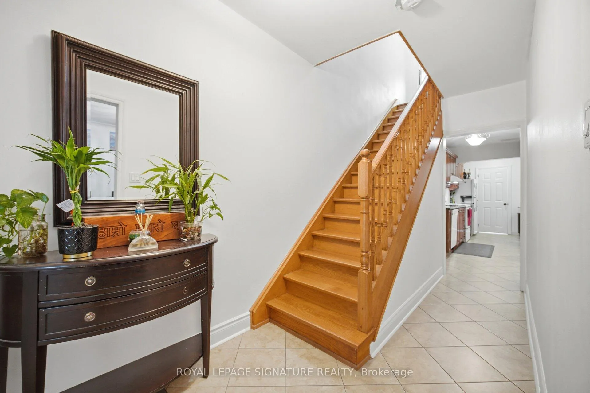 Photo 19 of Unit 1, 2000 Dufferin Street, Toronto, Caledonia-Fairbank — HOMEH