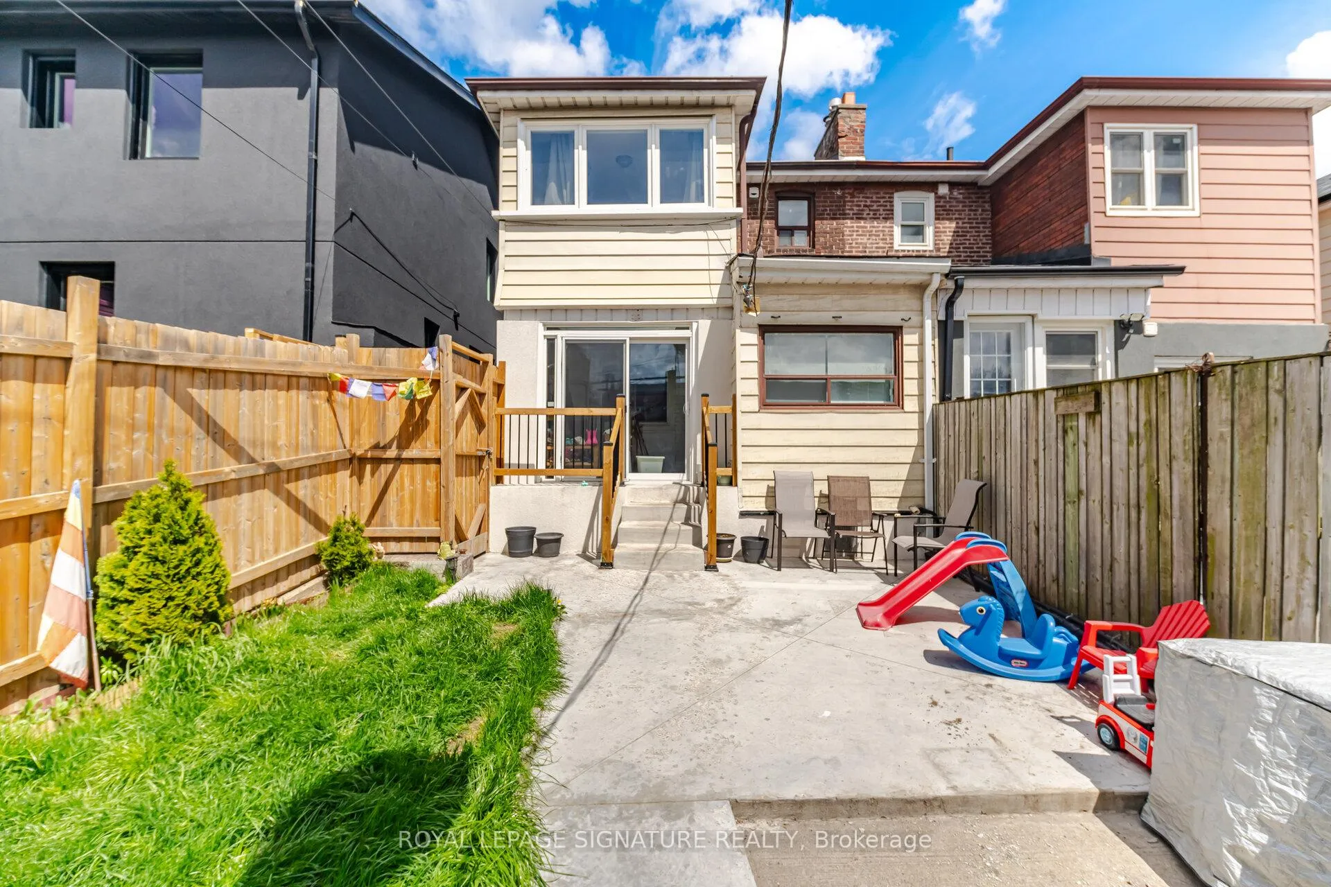 Photo 32 of Unit 1, 2000 Dufferin Street, Toronto, Caledonia-Fairbank — HOMEH