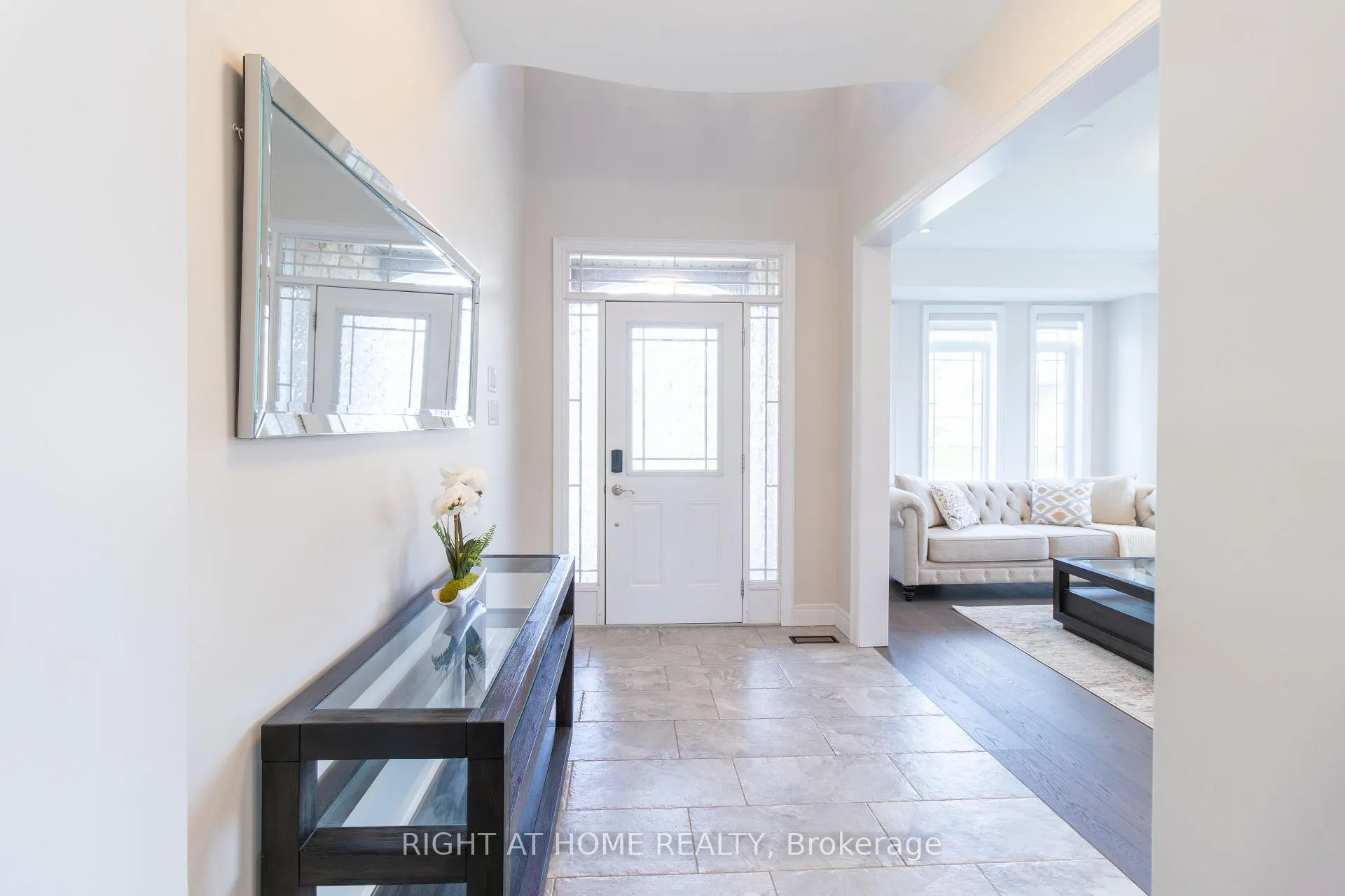 Photo 3 of 779 Snowberry Court, Waterloo — HOMEH