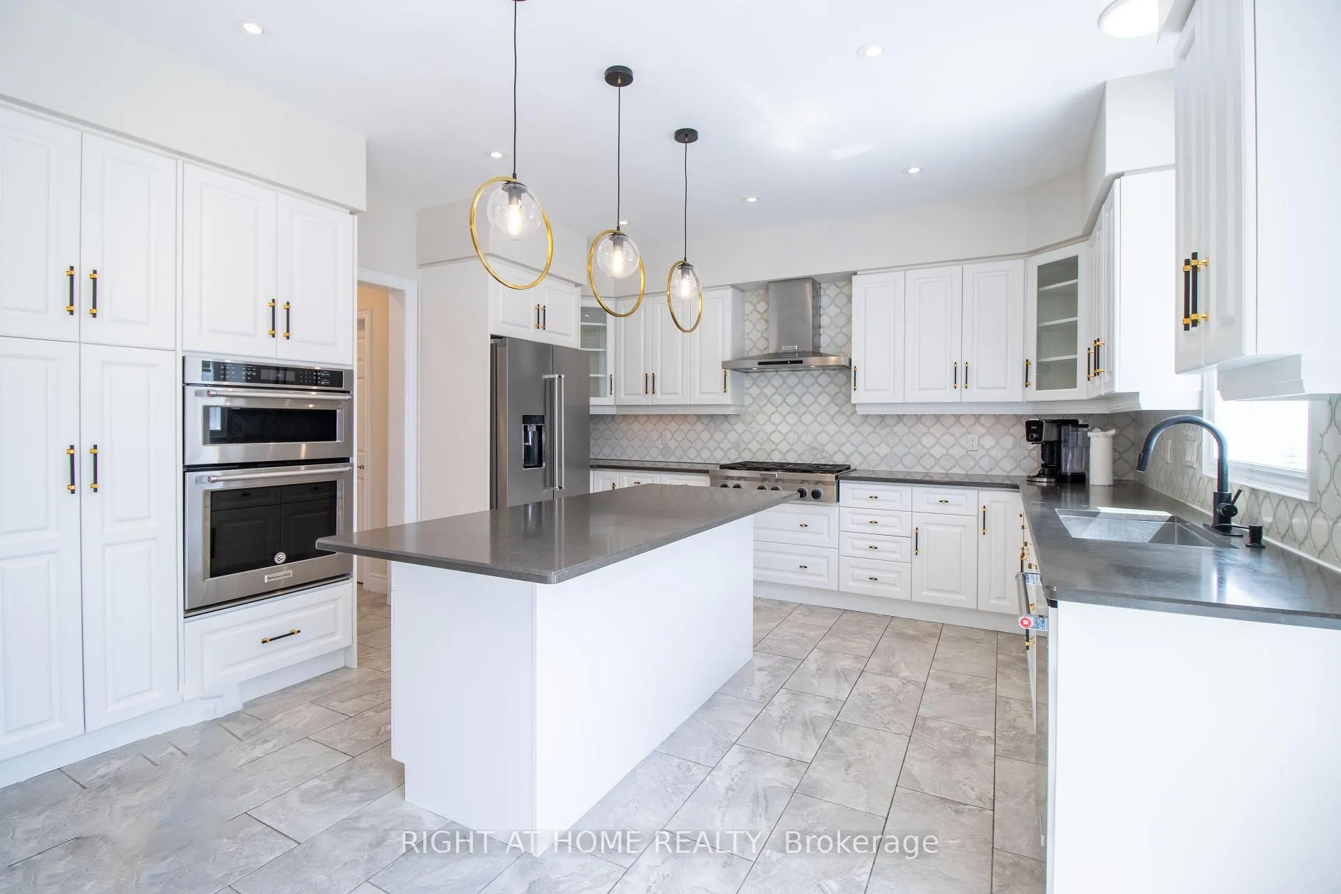 Photo 12 of 779 Snowberry Court, Waterloo — HOMEH