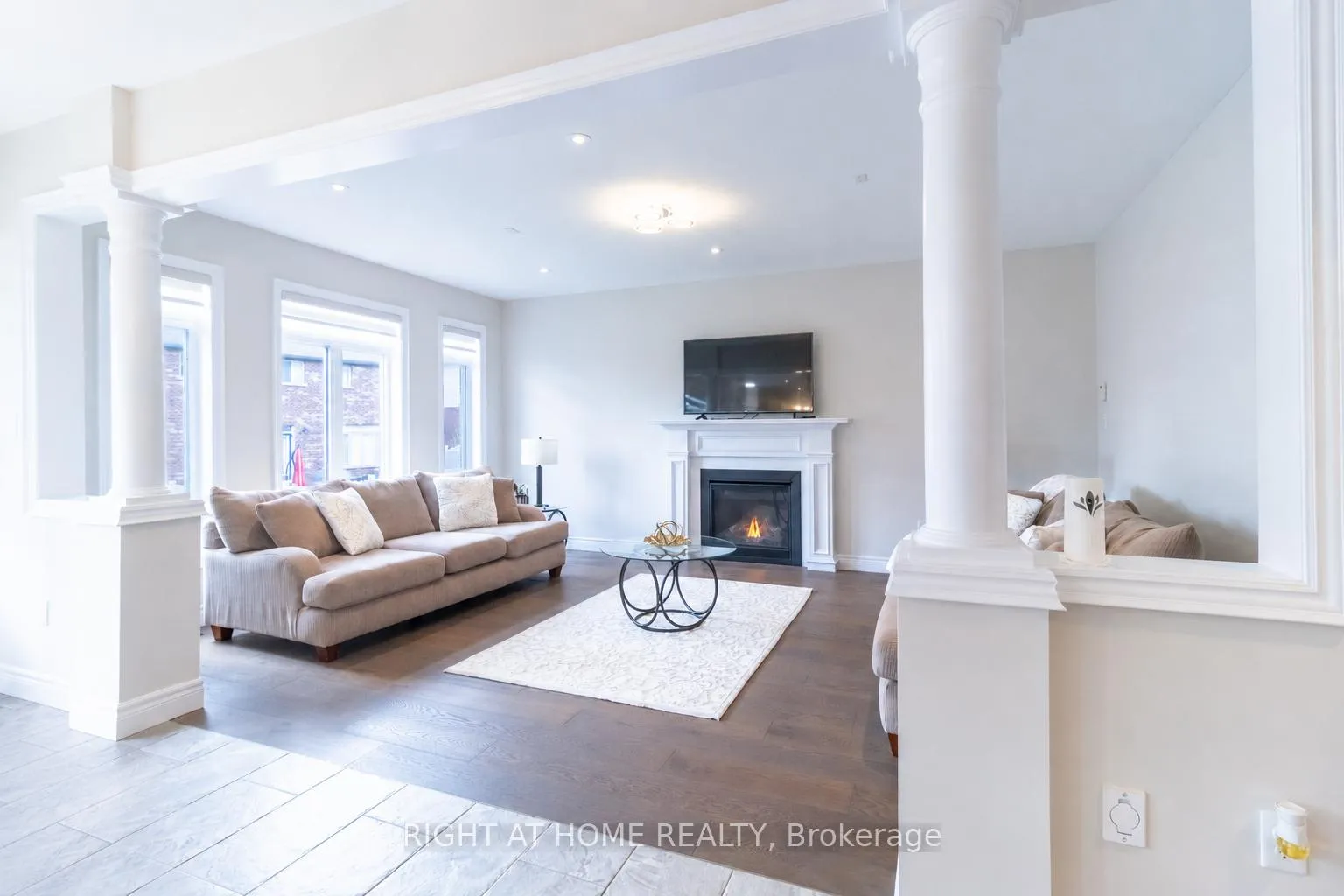 Photo 18 of 779 Snowberry Court, Waterloo — HOMEH