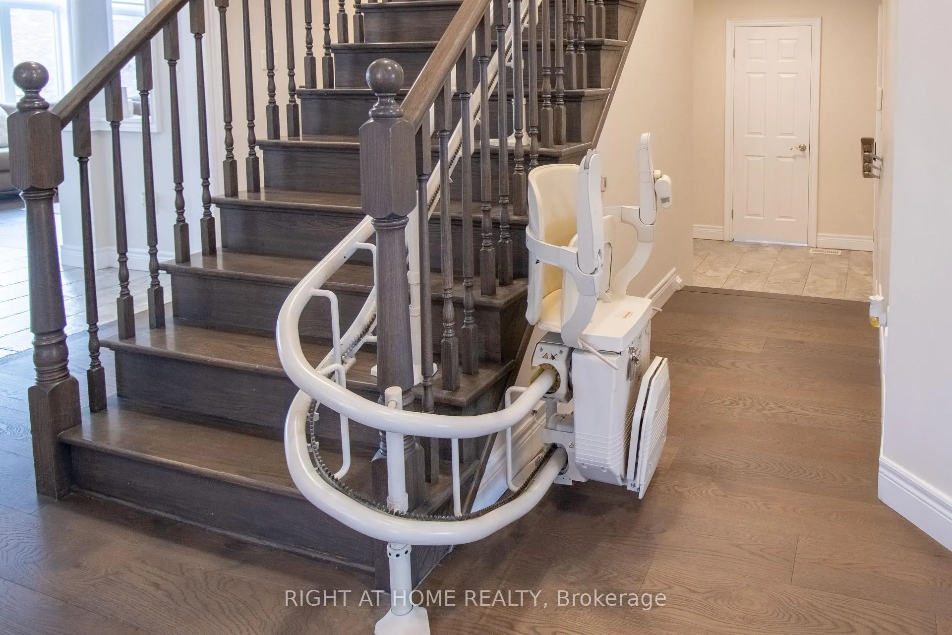 Photo 19 of 779 Snowberry Court, Waterloo — HOMEH