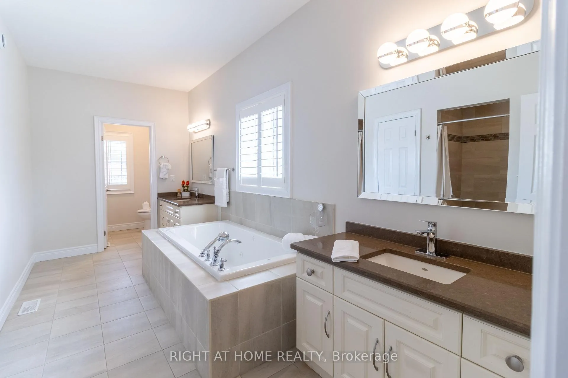 Photo 24 of 779 Snowberry Court, Waterloo — HOMEH