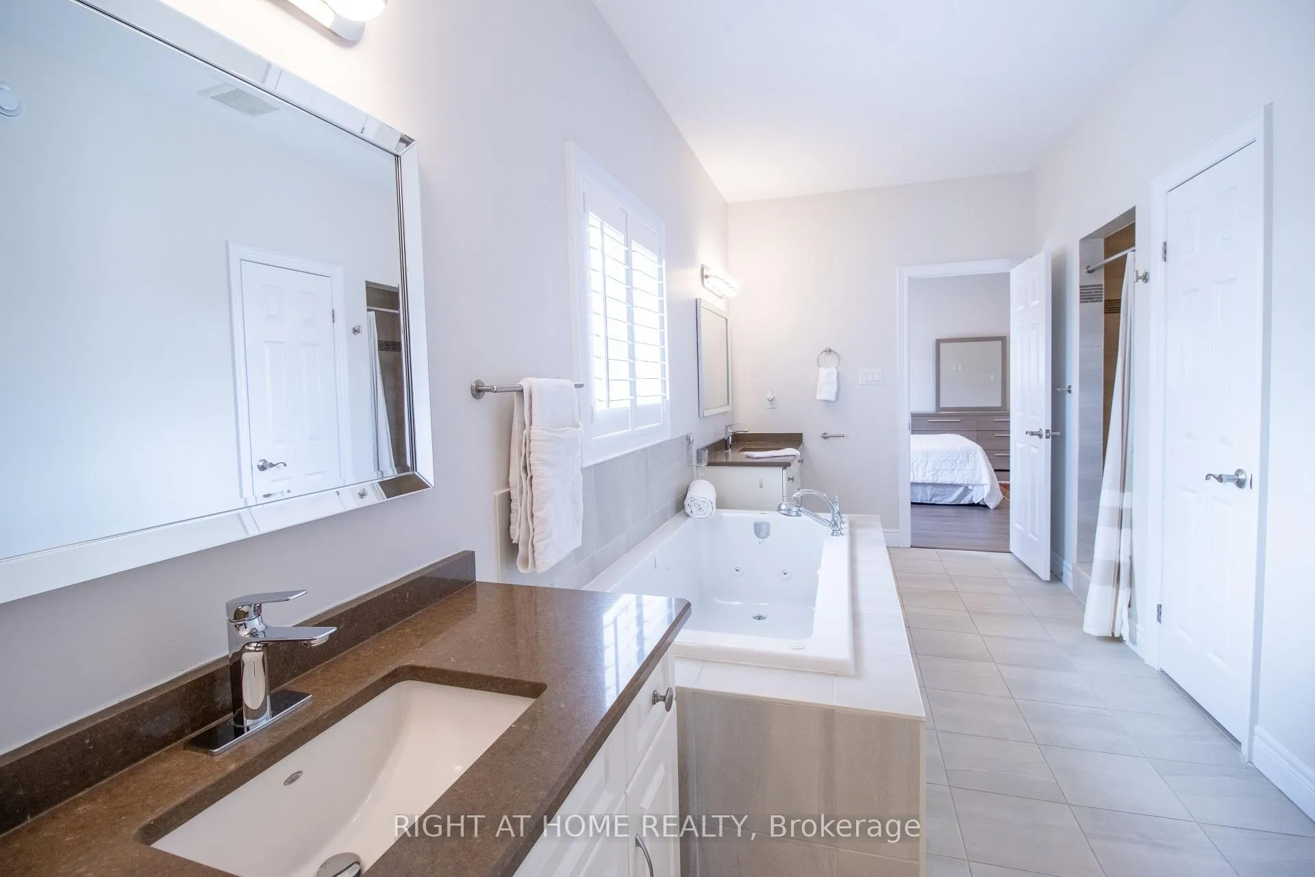 Photo 25 of 779 Snowberry Court, Waterloo — HOMEH