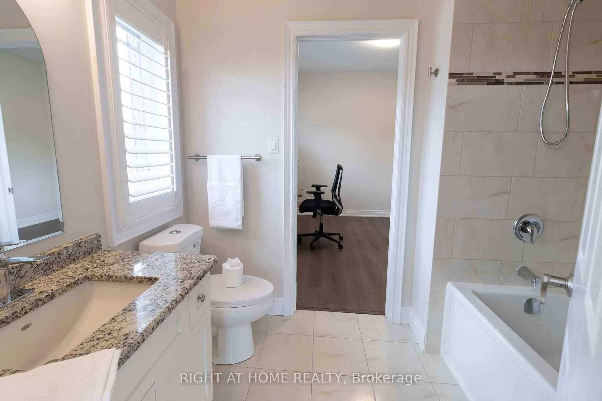 Photo 30 of 779 Snowberry Court, Waterloo — HOMEH