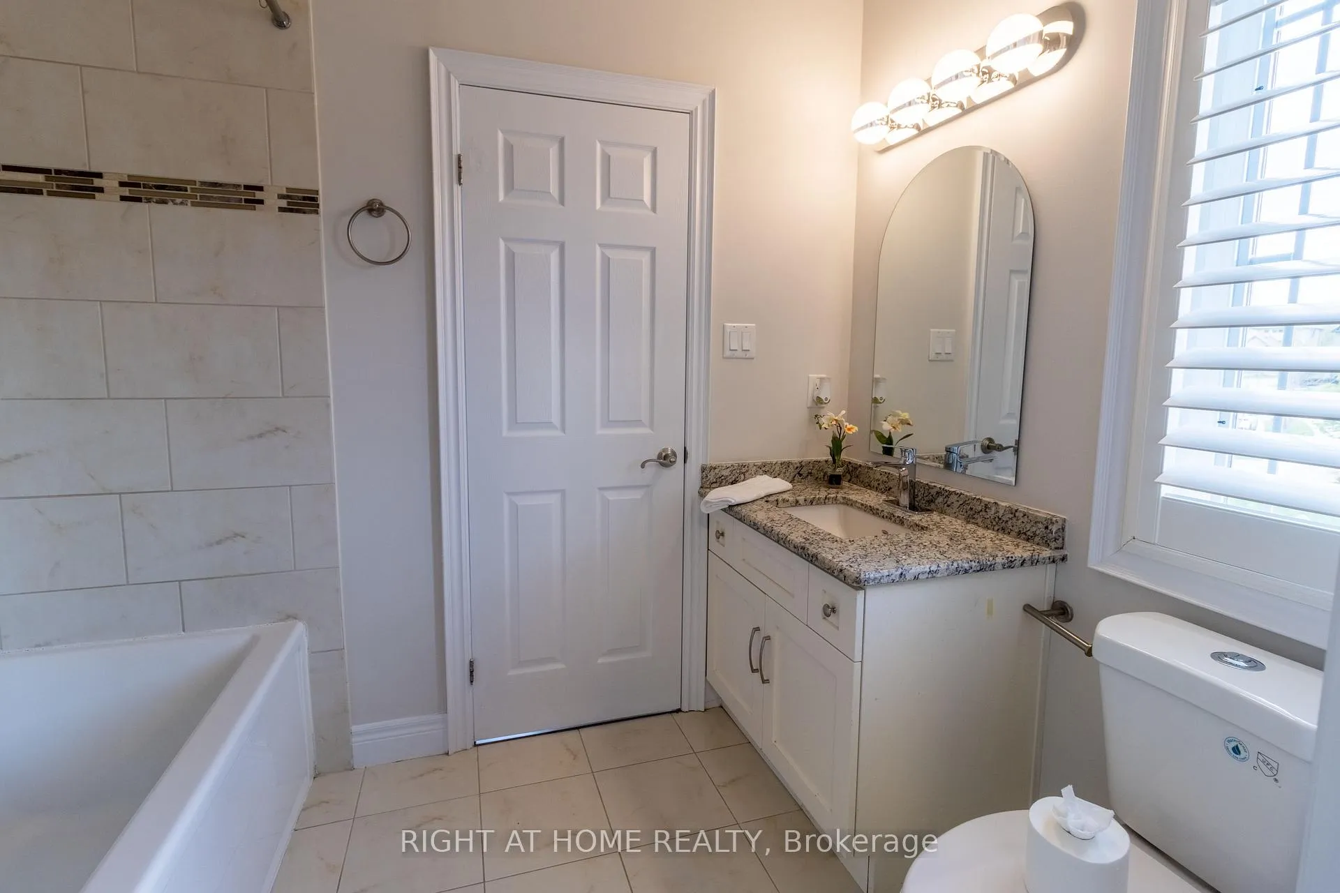 Photo 31 of 779 Snowberry Court, Waterloo — HOMEH