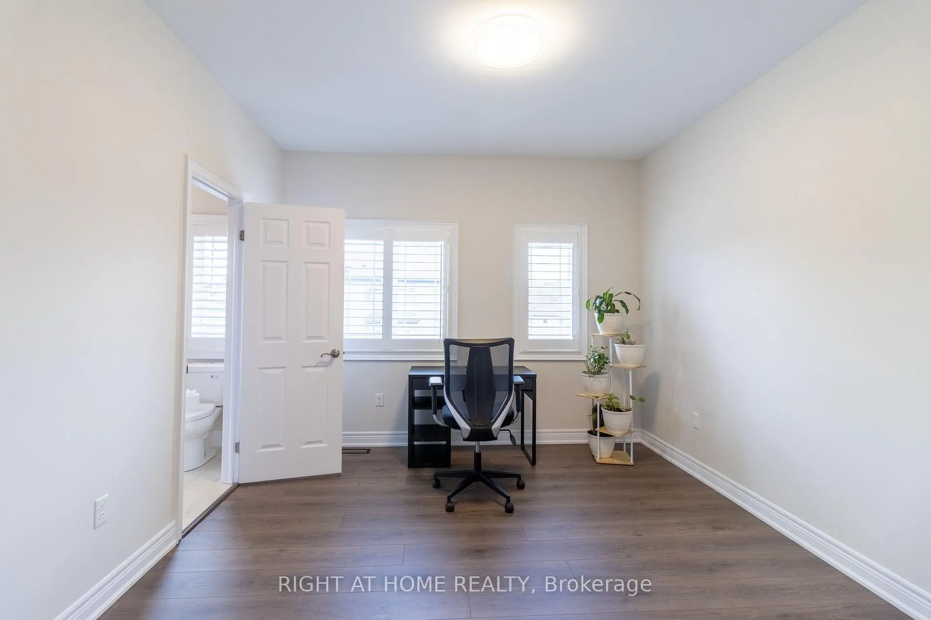 Photo 32 of 779 Snowberry Court, Waterloo — HOMEH