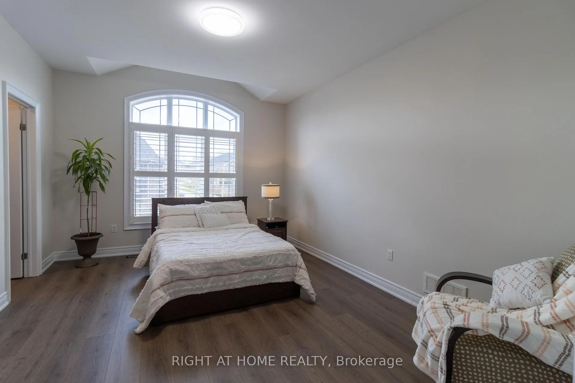 Photo 35 of 779 Snowberry Court, Waterloo — HOMEH