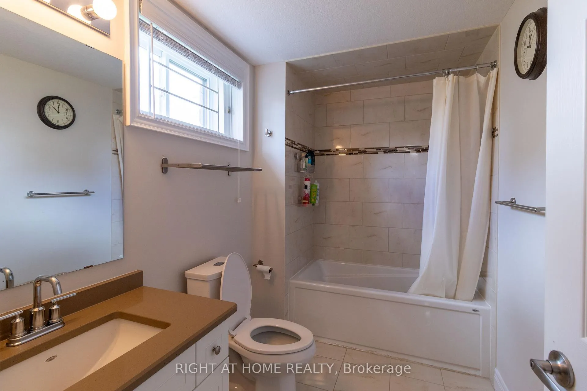 Photo 45 of 779 Snowberry Court, Waterloo — HOMEH