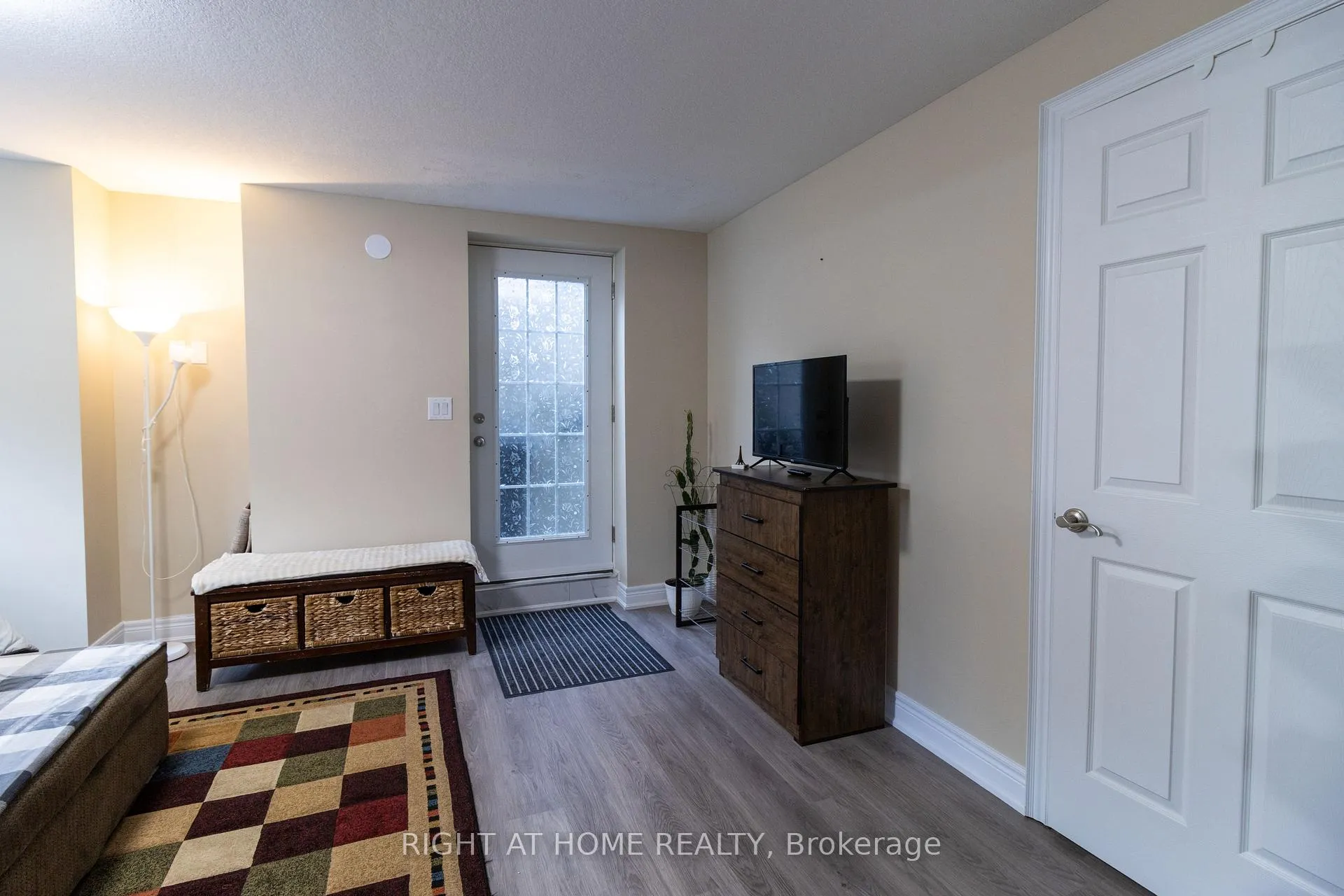 Photo 48 of 779 Snowberry Court, Waterloo — HOMEH