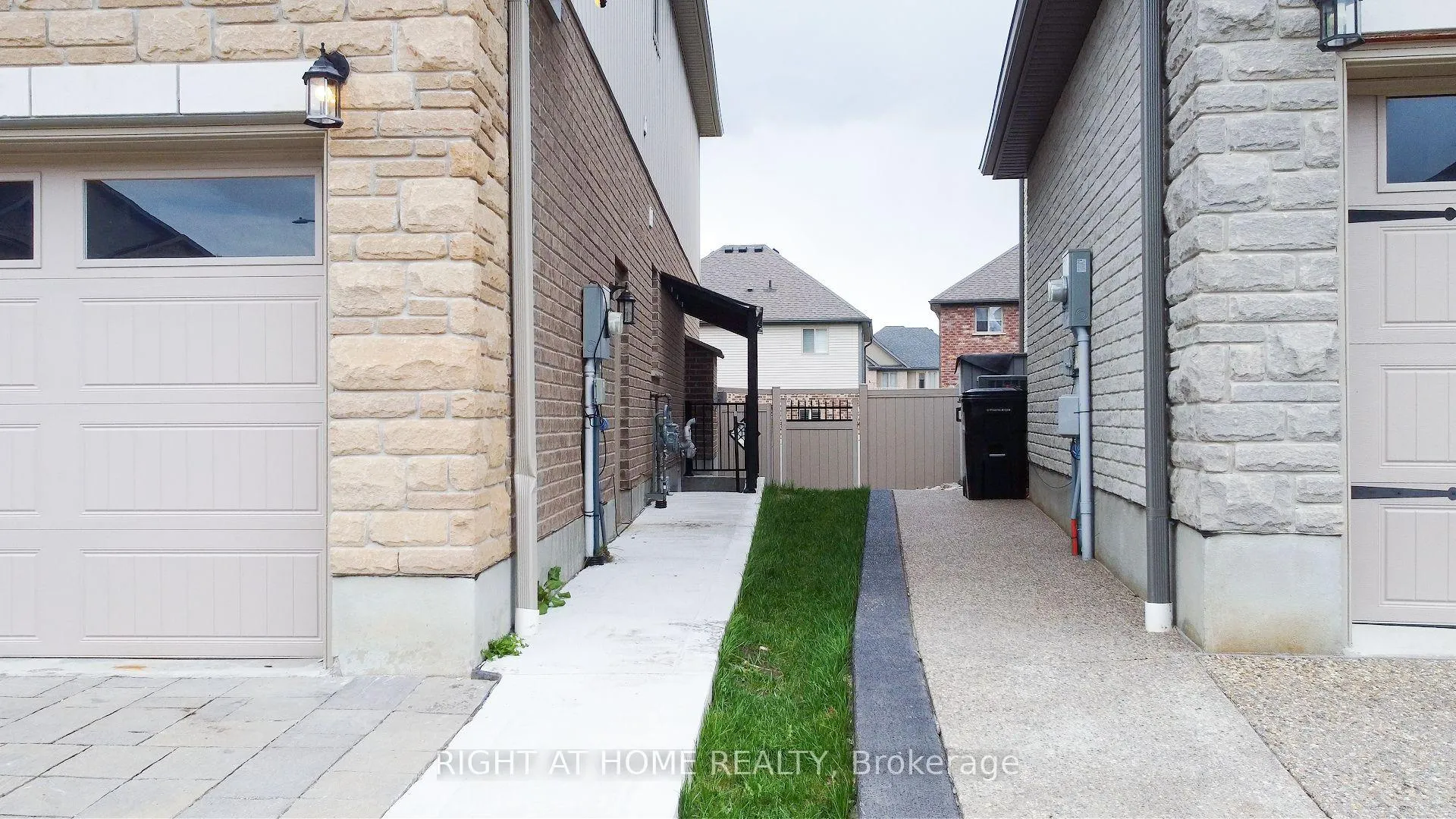 Photo 50 of 779 Snowberry Court, Waterloo — HOMEH