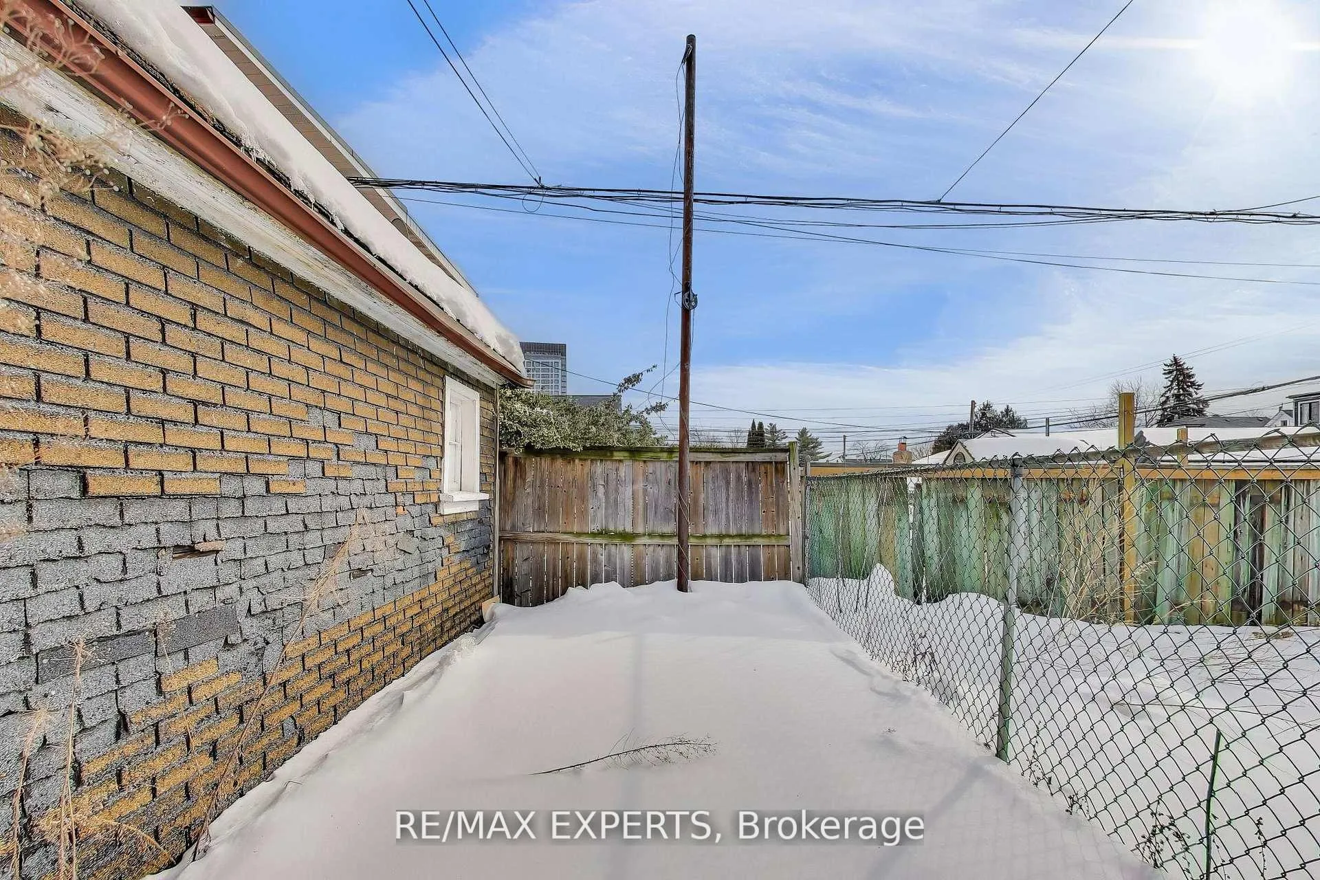 Photo 5 of 1895 Davenport Road, Toronto, Weston-Pellam Park — HOMEH