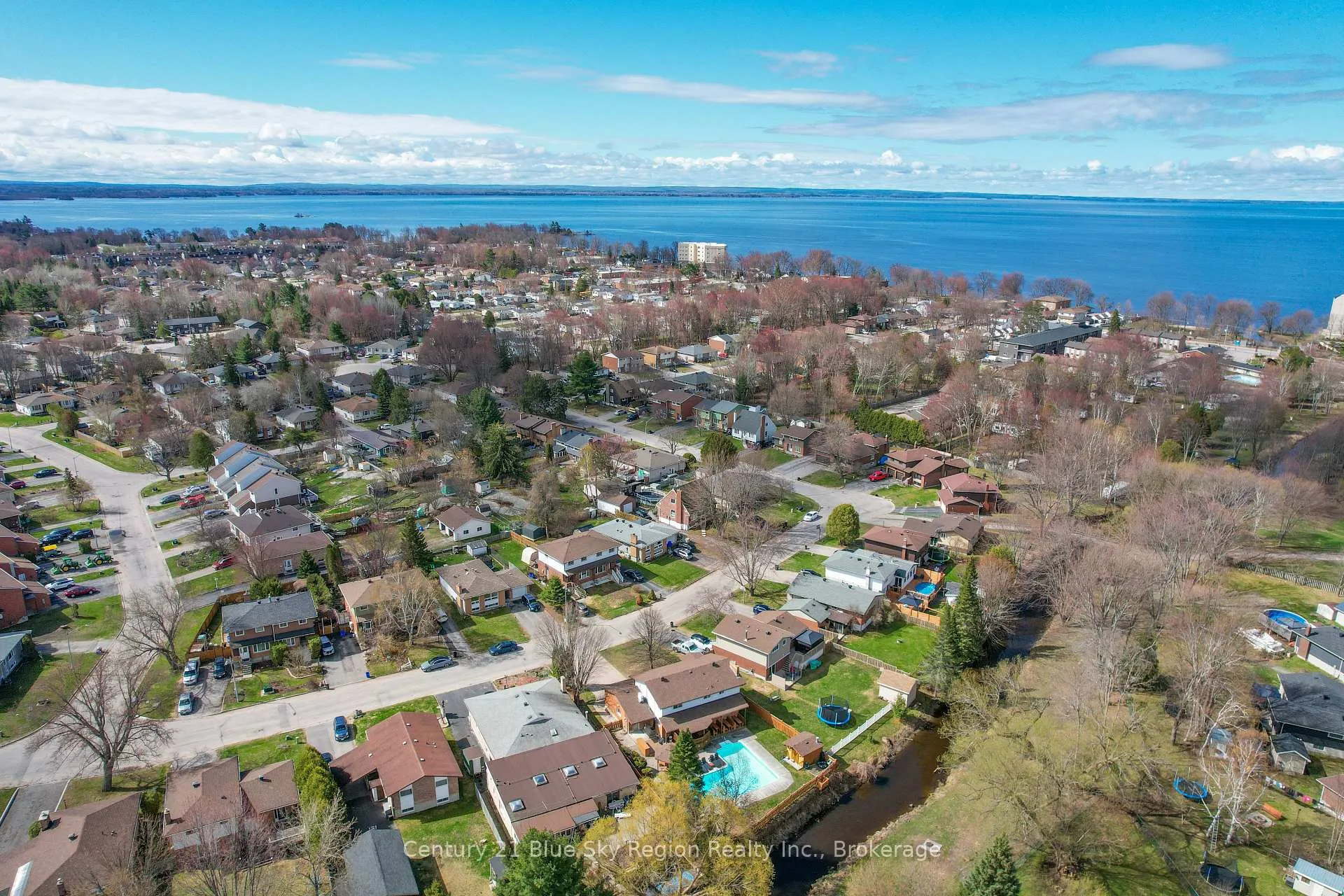 Photo 3 of 28 Labreche Drive, North Bay, Ferris — HOMEH