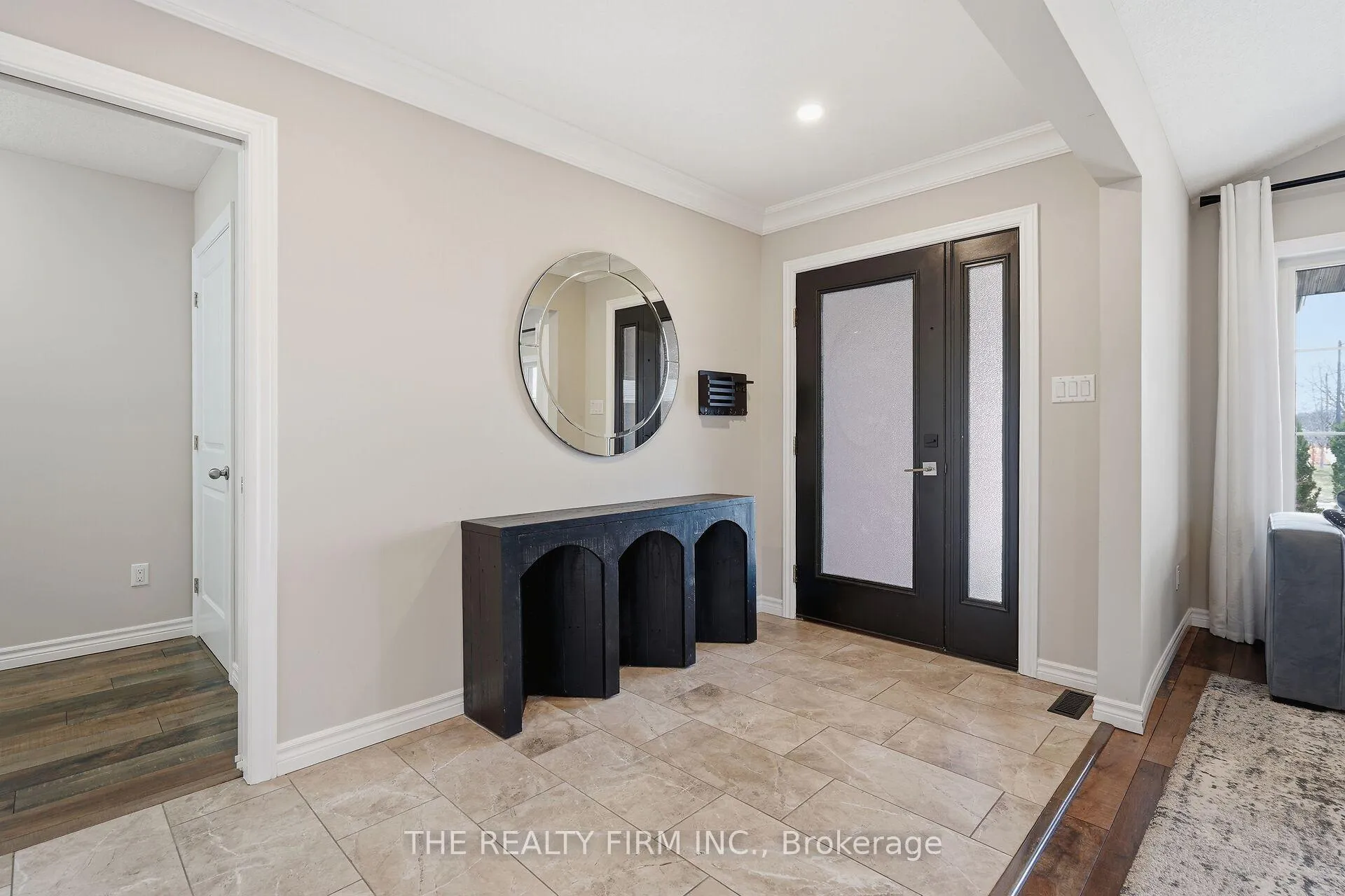 Photo 2 of 15 Glenwood Street, St. Thomas — HOMEH