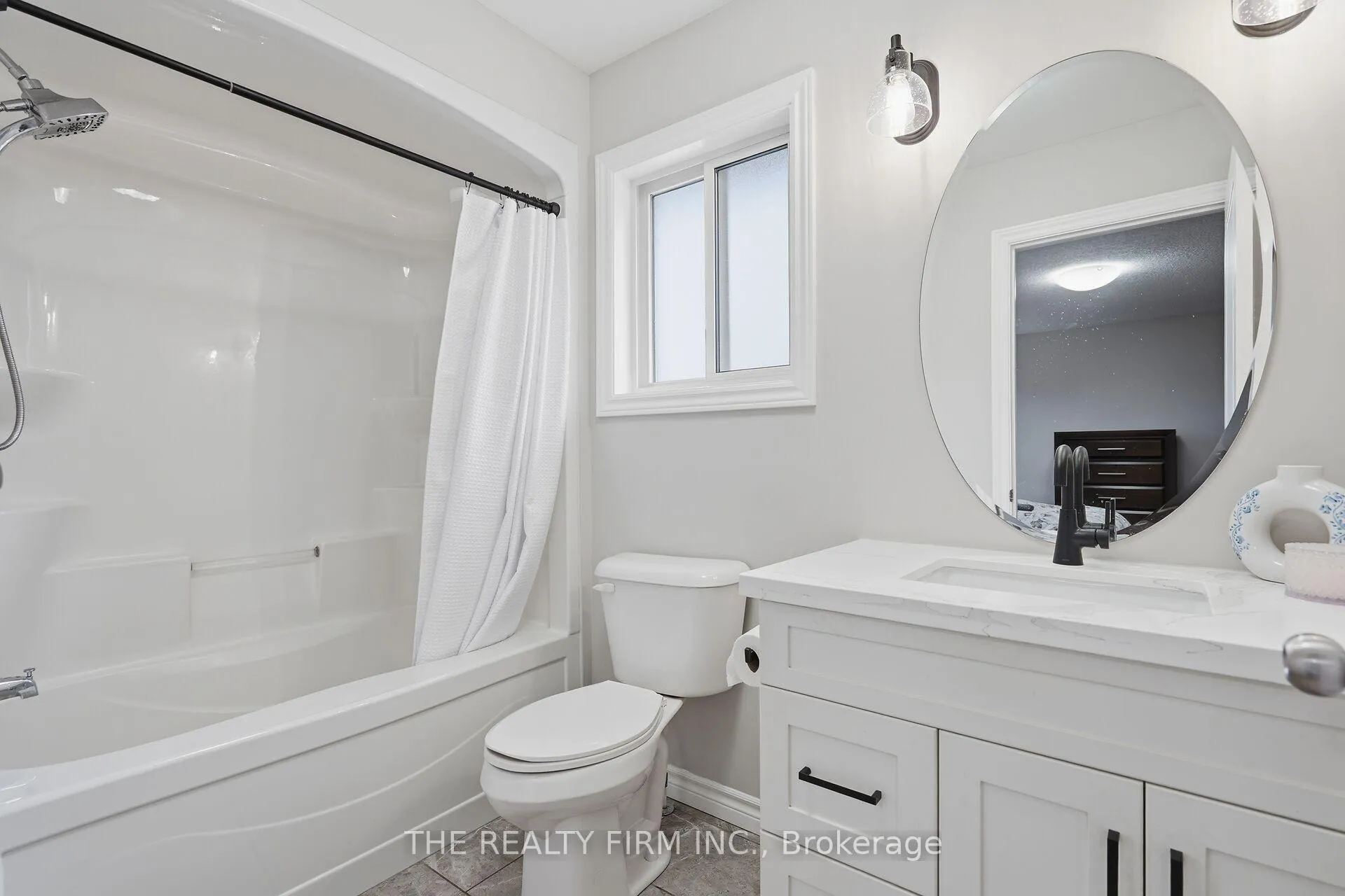 Photo 11 of 15 Glenwood Street, St. Thomas — HOMEH