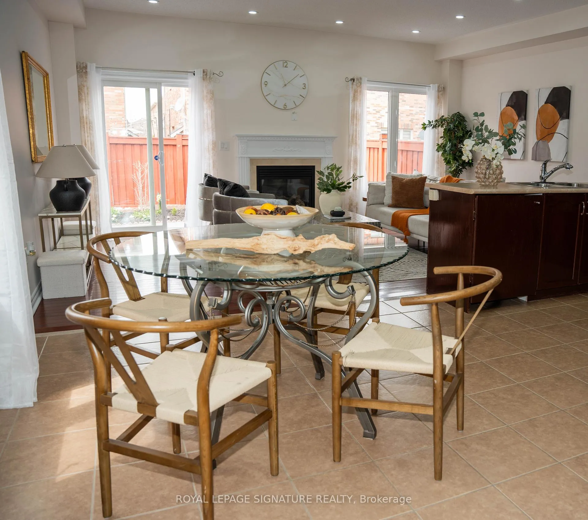 Photo 5 of 25 Versailles Crescent, Brampton, Bram East — HOMEH