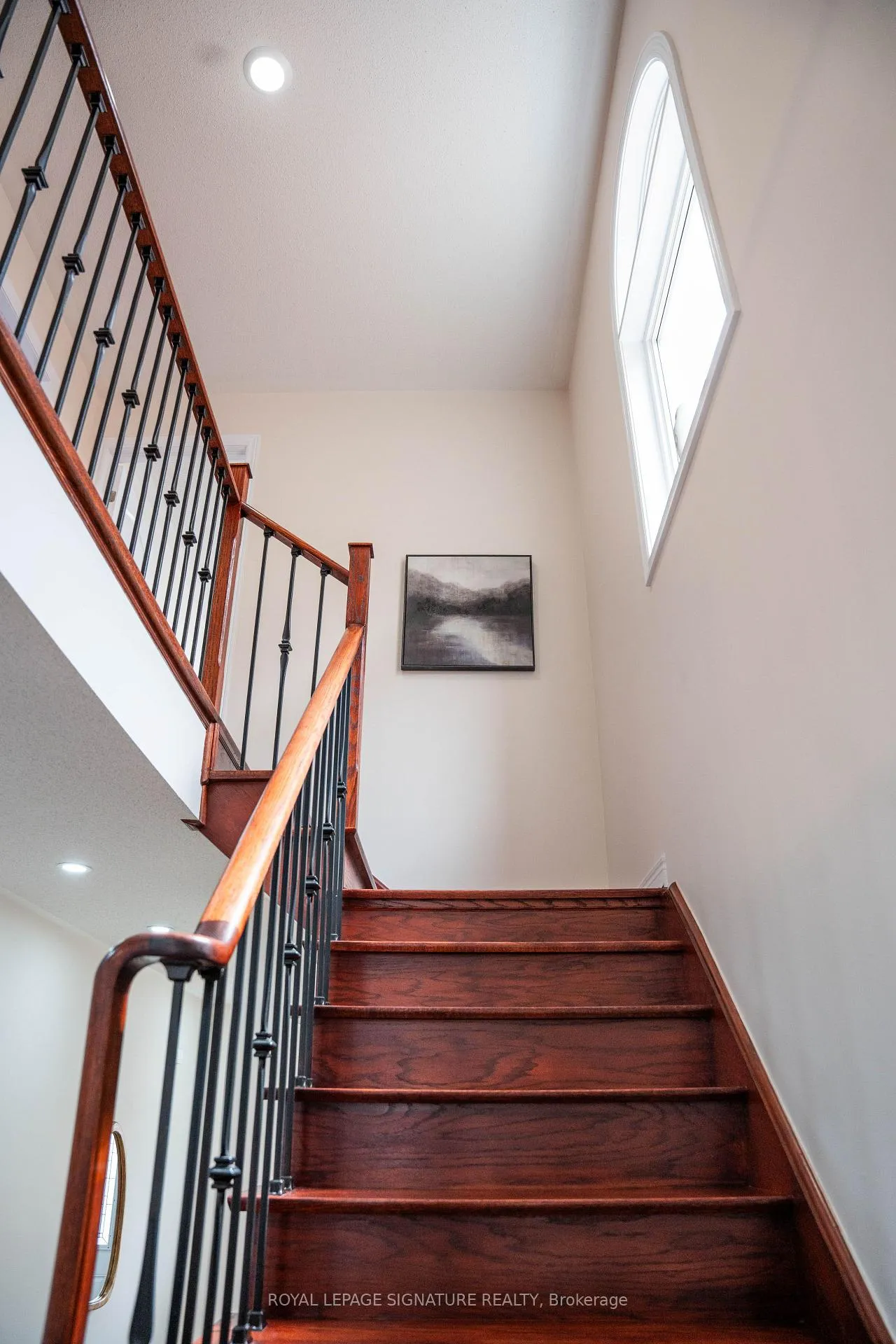 Photo 10 of 25 Versailles Crescent, Brampton, Bram East — HOMEH