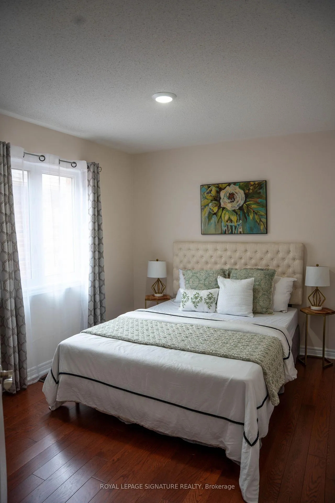 Photo 11 of 25 Versailles Crescent, Brampton, Bram East — HOMEH